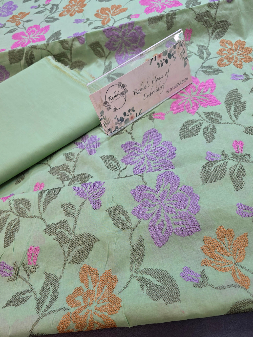 Bareeze embroidered lawn 2pc