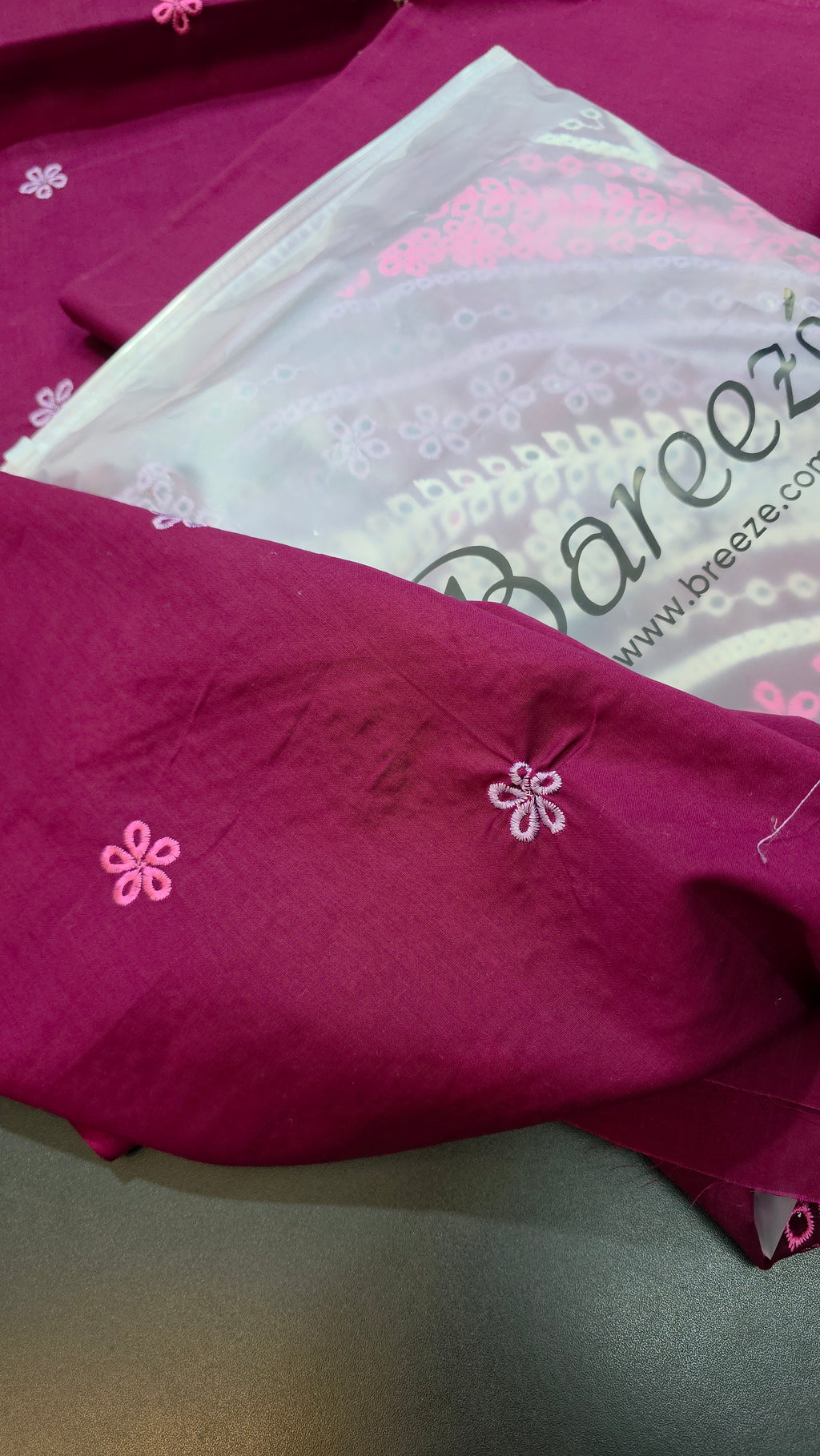 Bareeze embroidered lawn 2pc