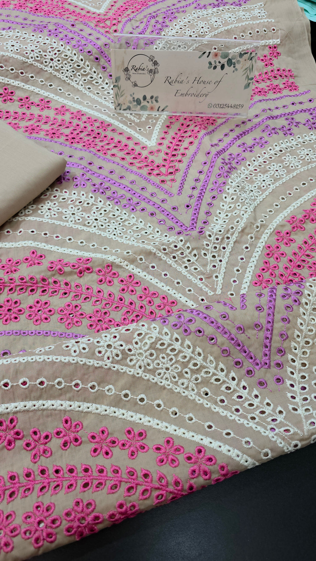 Bareeze embroidered lawn 2pc