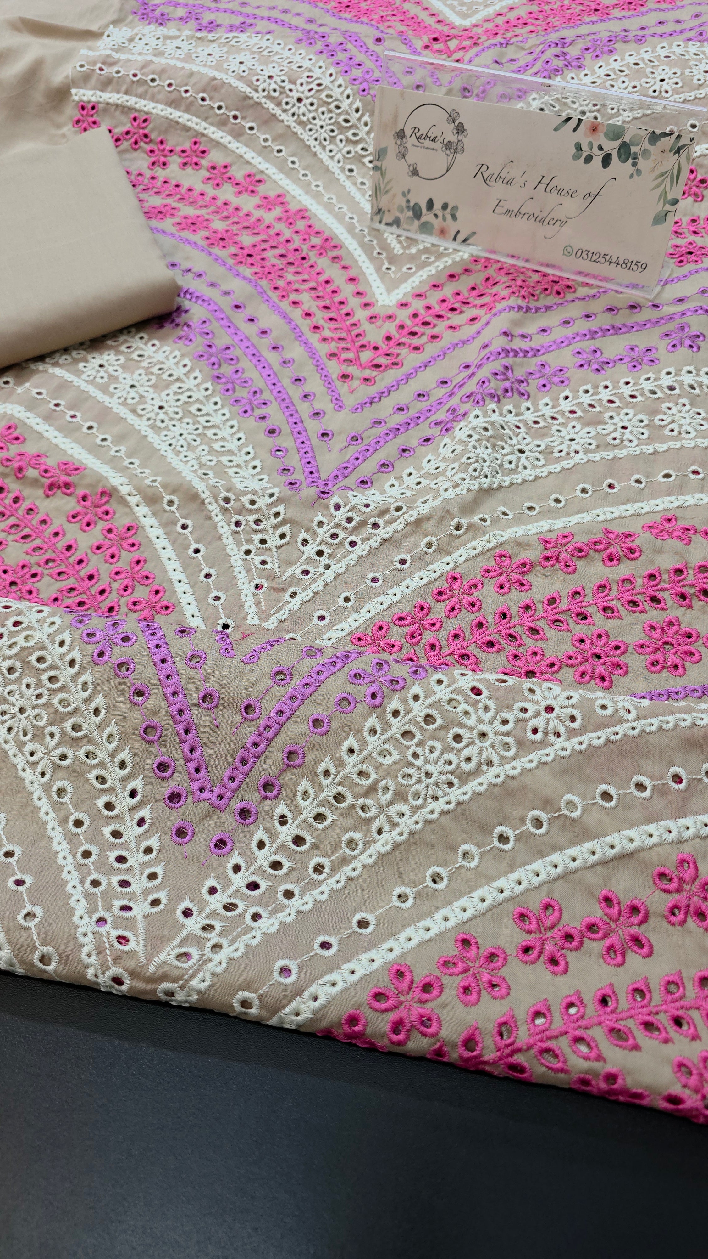 Bareeze embroidered lawn 2pc