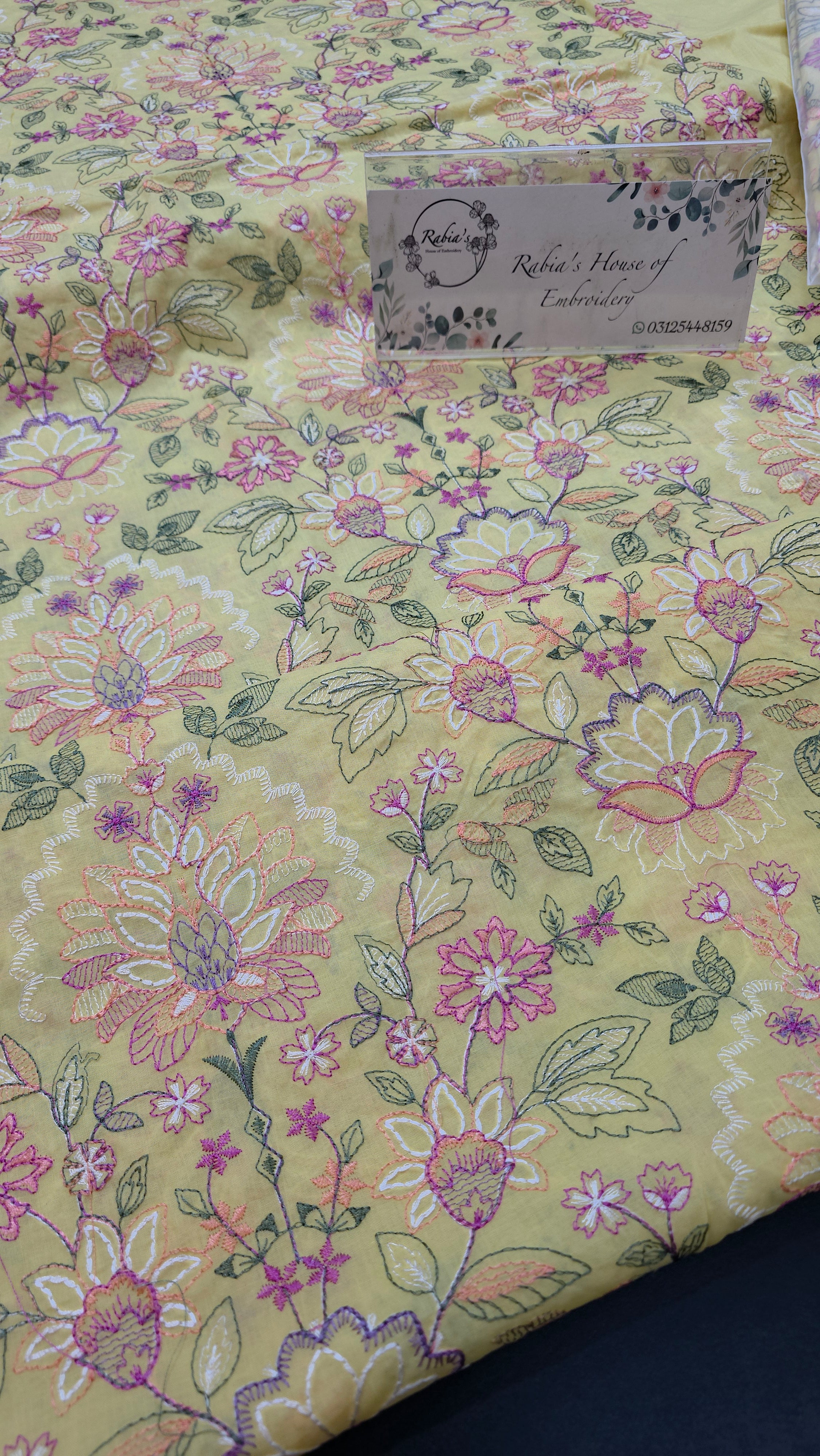 Bareeze embroidered lawn 2pc.