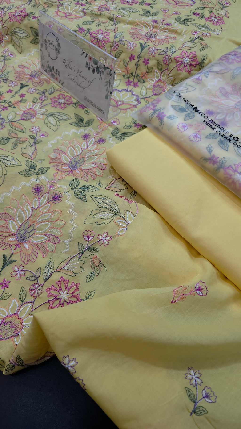 Bareeze embroidered lawn 2pc.
