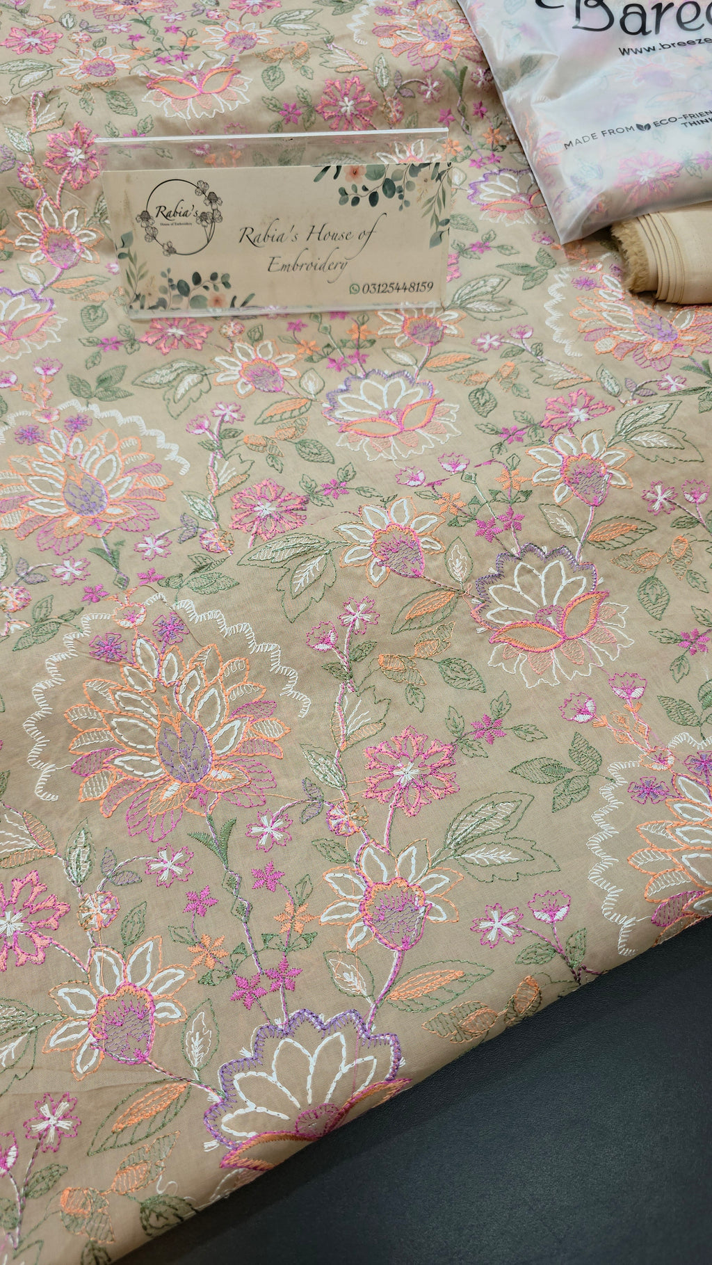 Bareeze embroidered lawn 2pc.