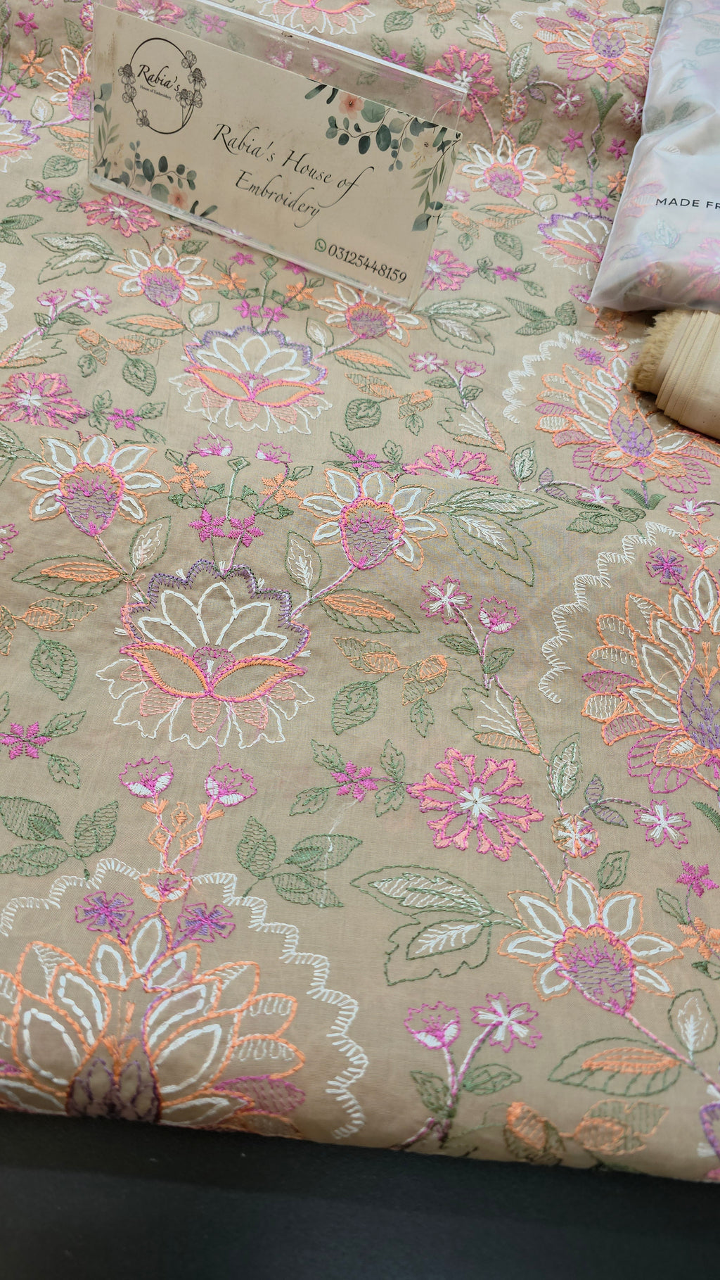 Bareeze embroidered lawn 2pc.