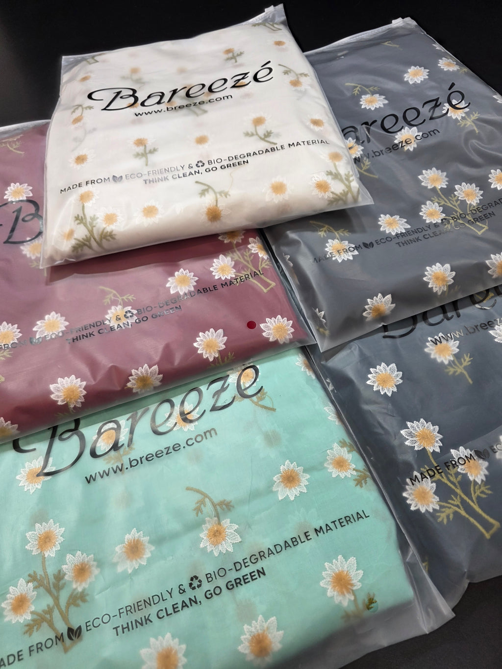 Bareeze embroidered lawn 2pc.