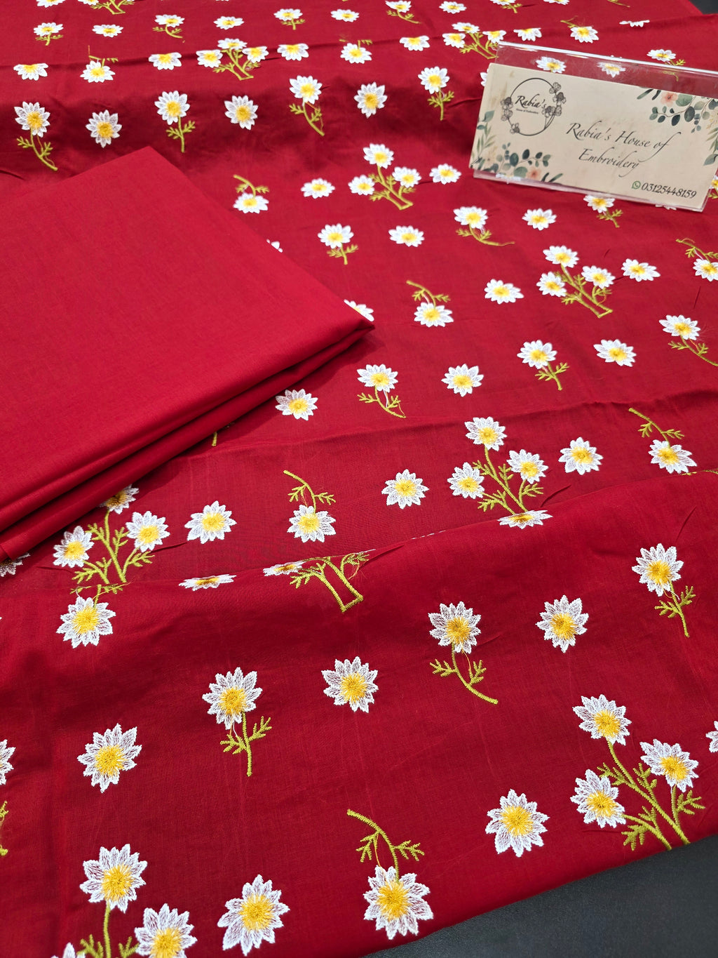 Bareeze embroidered lawn 2pc.