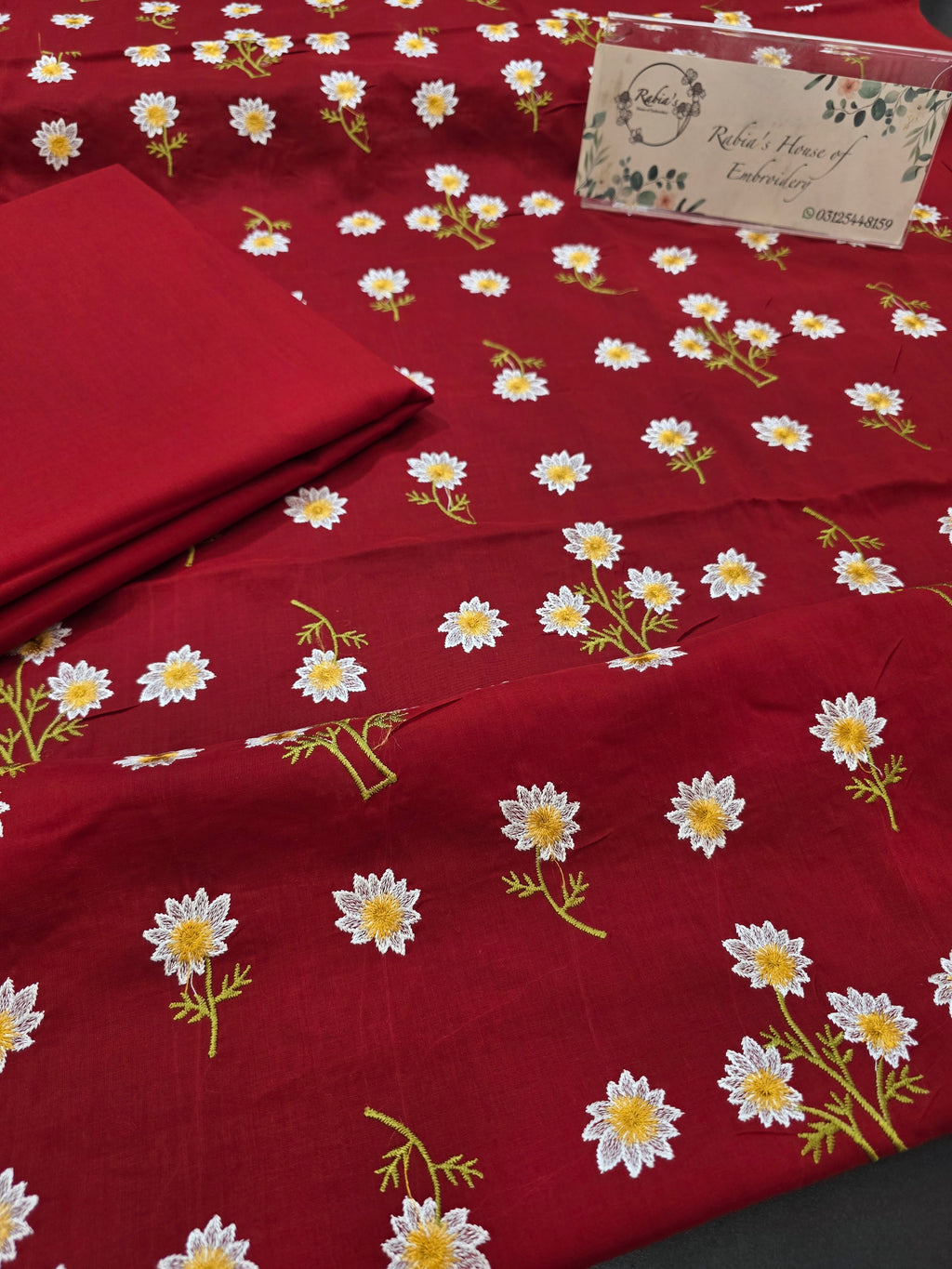 Bareeze embroidered lawn 2pc.