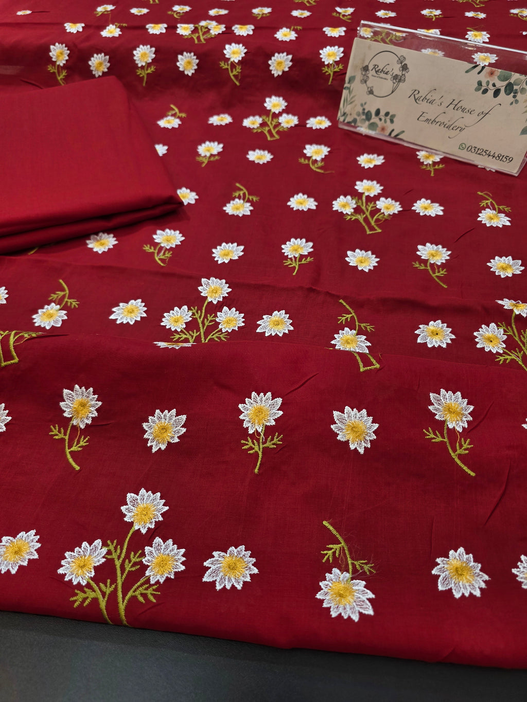 Bareeze embroidered lawn 2pc.