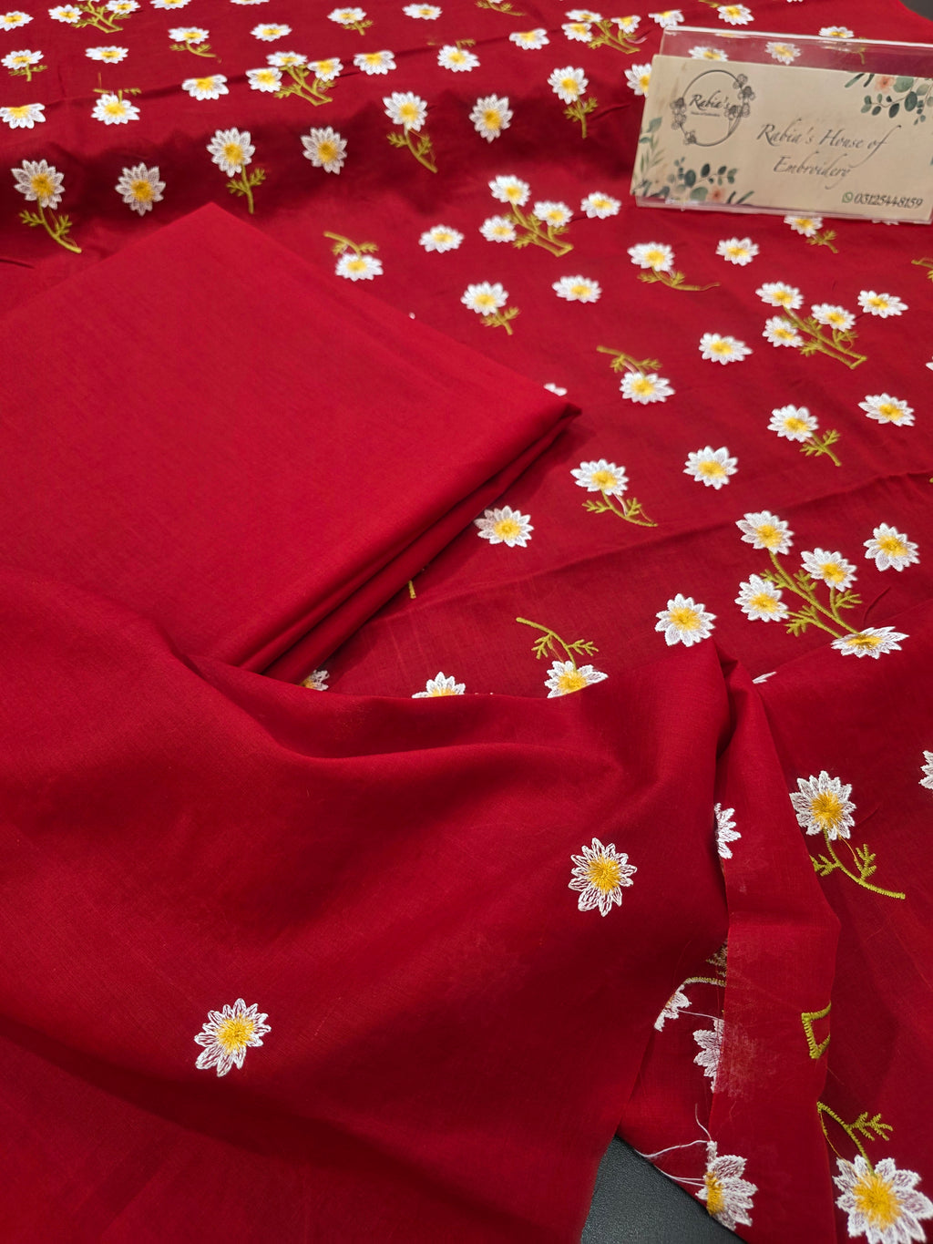 Bareeze embroidered lawn 2pc.