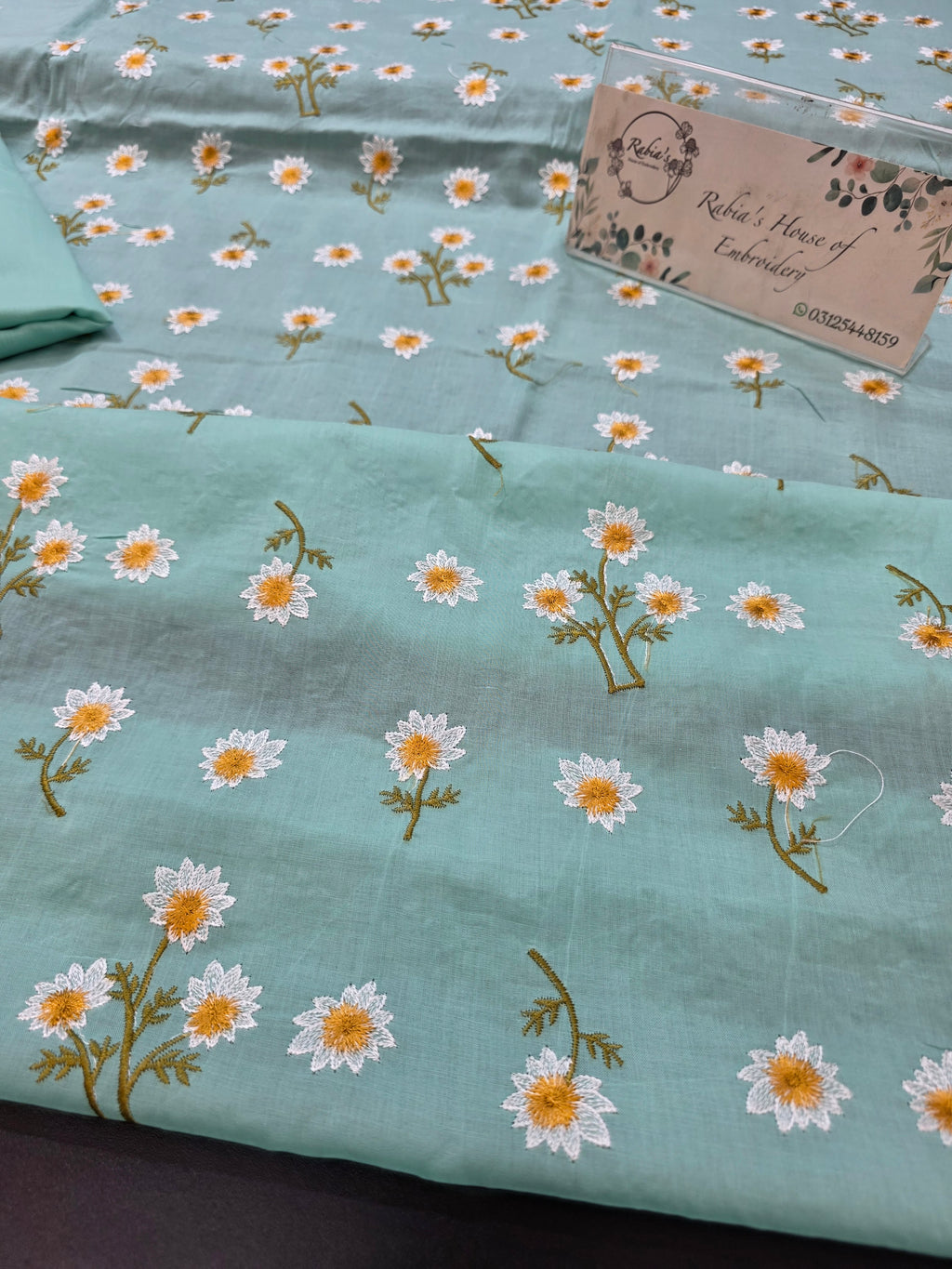 Bareeze embroidered lawn 2pc