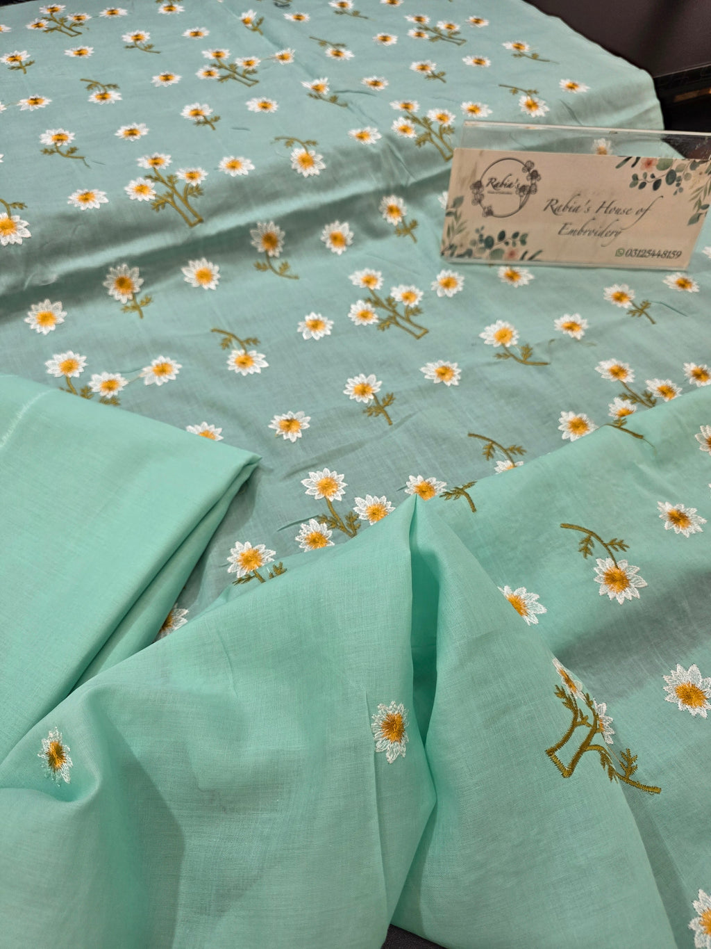 Bareeze embroidered lawn 2pc