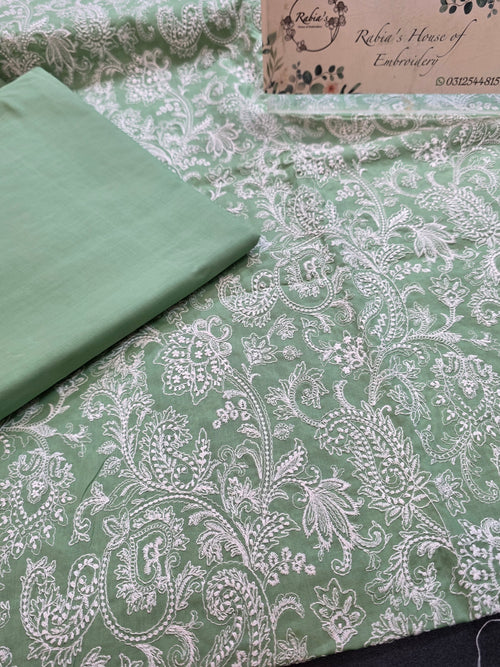 Bareeze embroidered lawn 2pc