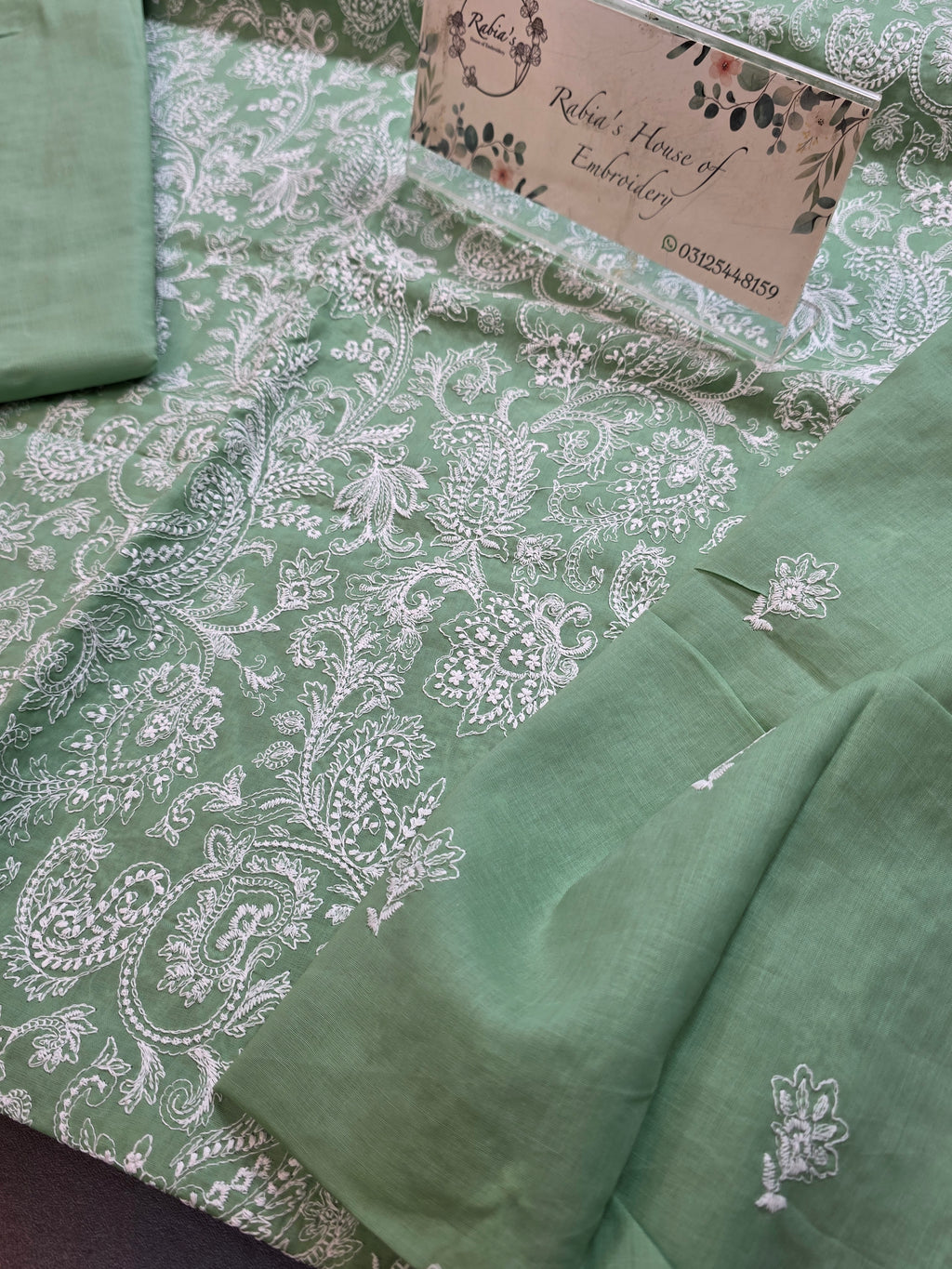 Bareeze embroidered lawn 2pc