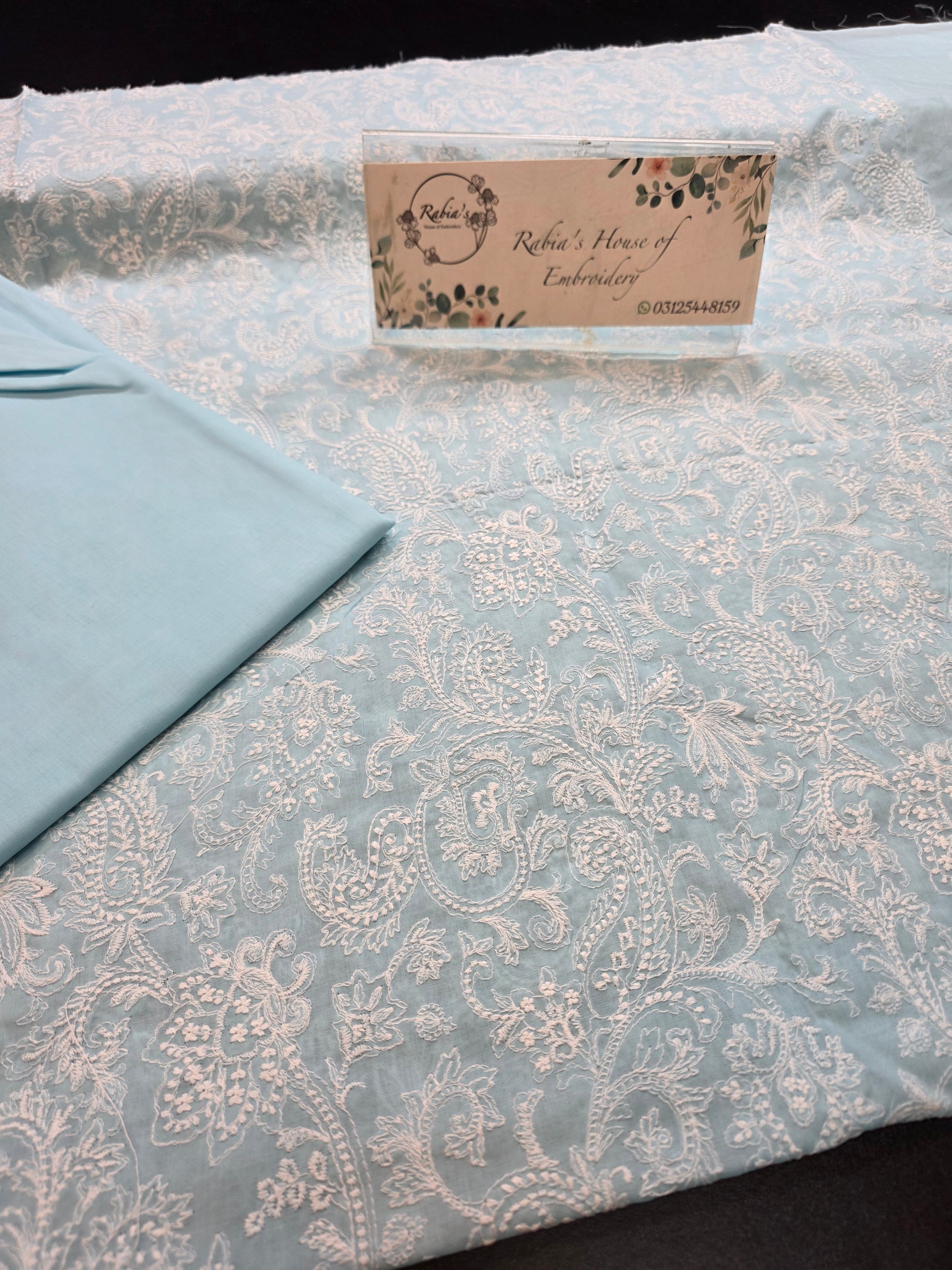 Bareeze embroidered lawn 2pc