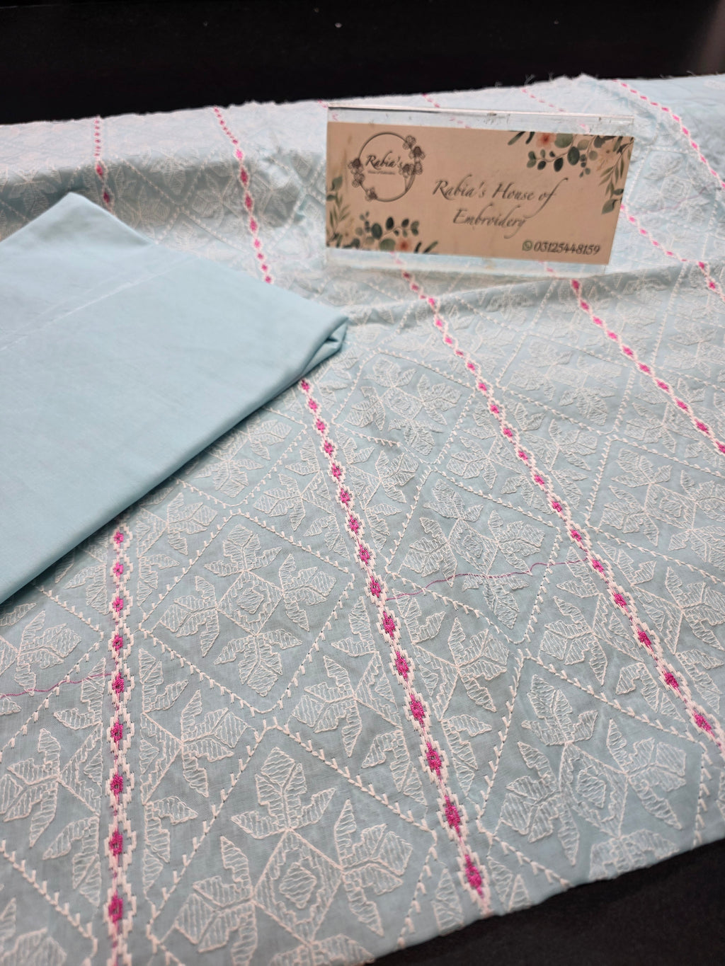Bareeze embroidered lawn 2pc