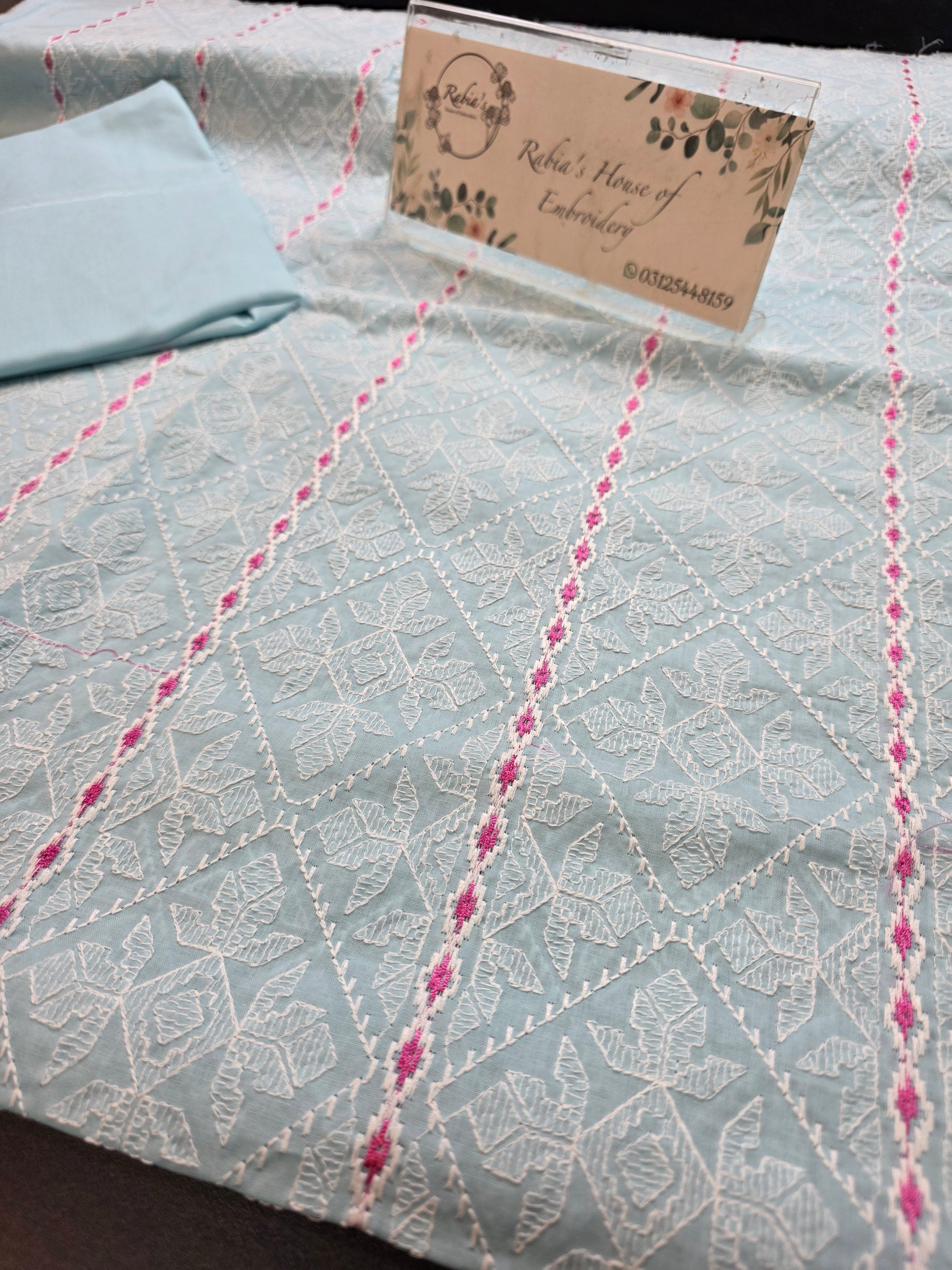 Bareeze embroidered lawn 2pc