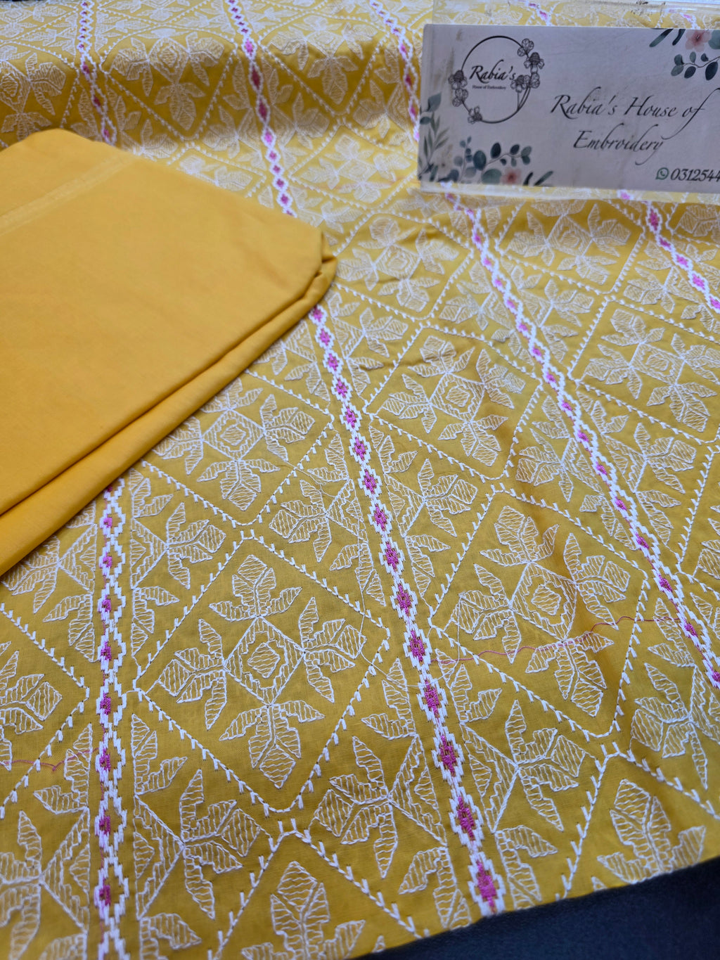 Bareeze embroidered lawn 2pc