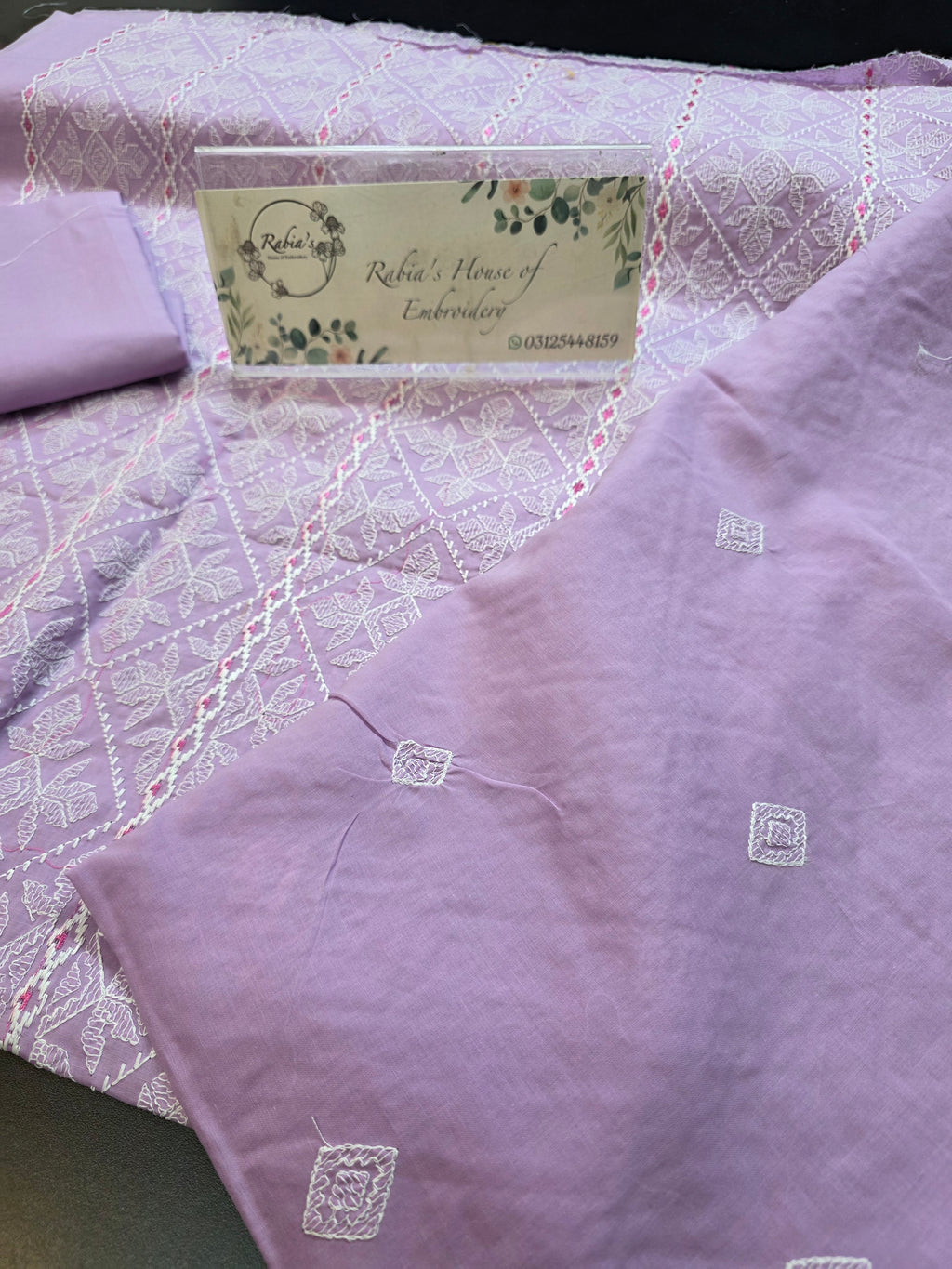 Bareeze embroidered lawn 2pc