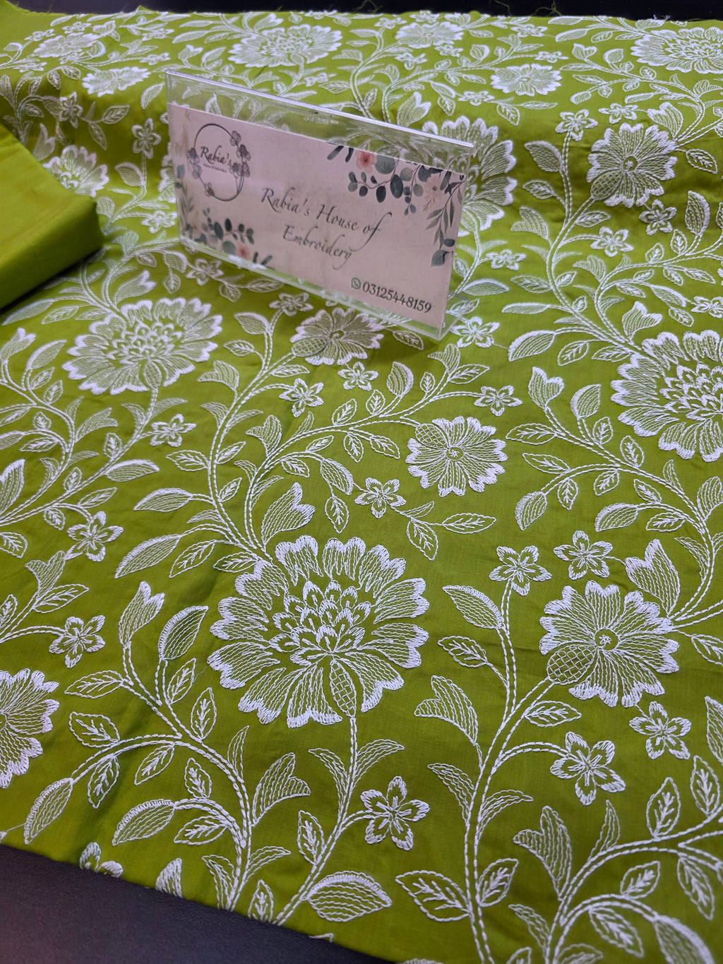 Bareeze embroidered lawn 2pc