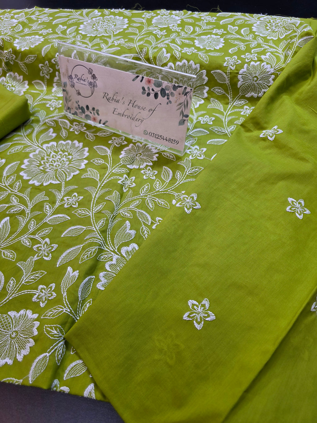 Bareeze embroidered lawn 2pc