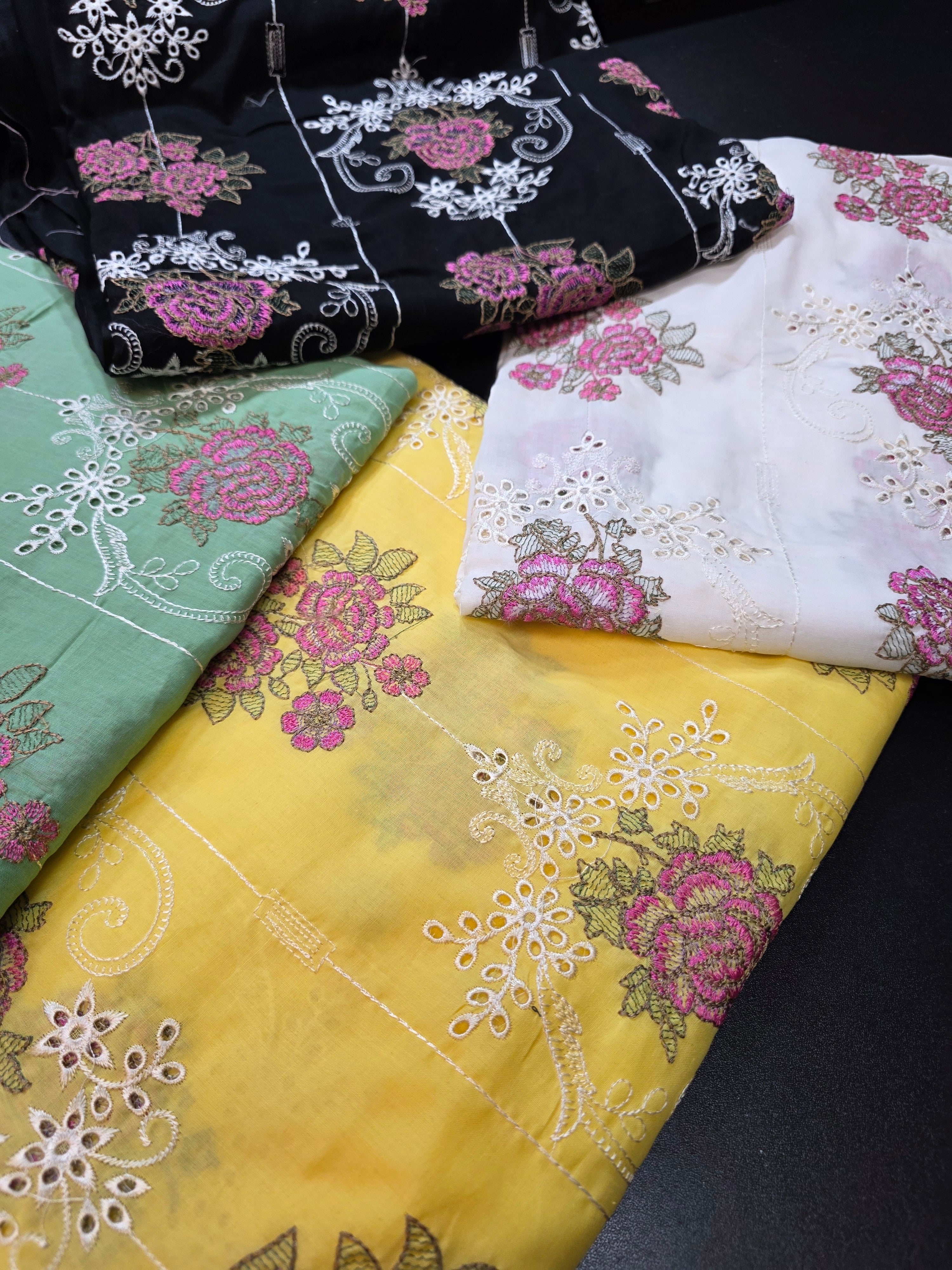 Bareeze embroidered lawn 2pc