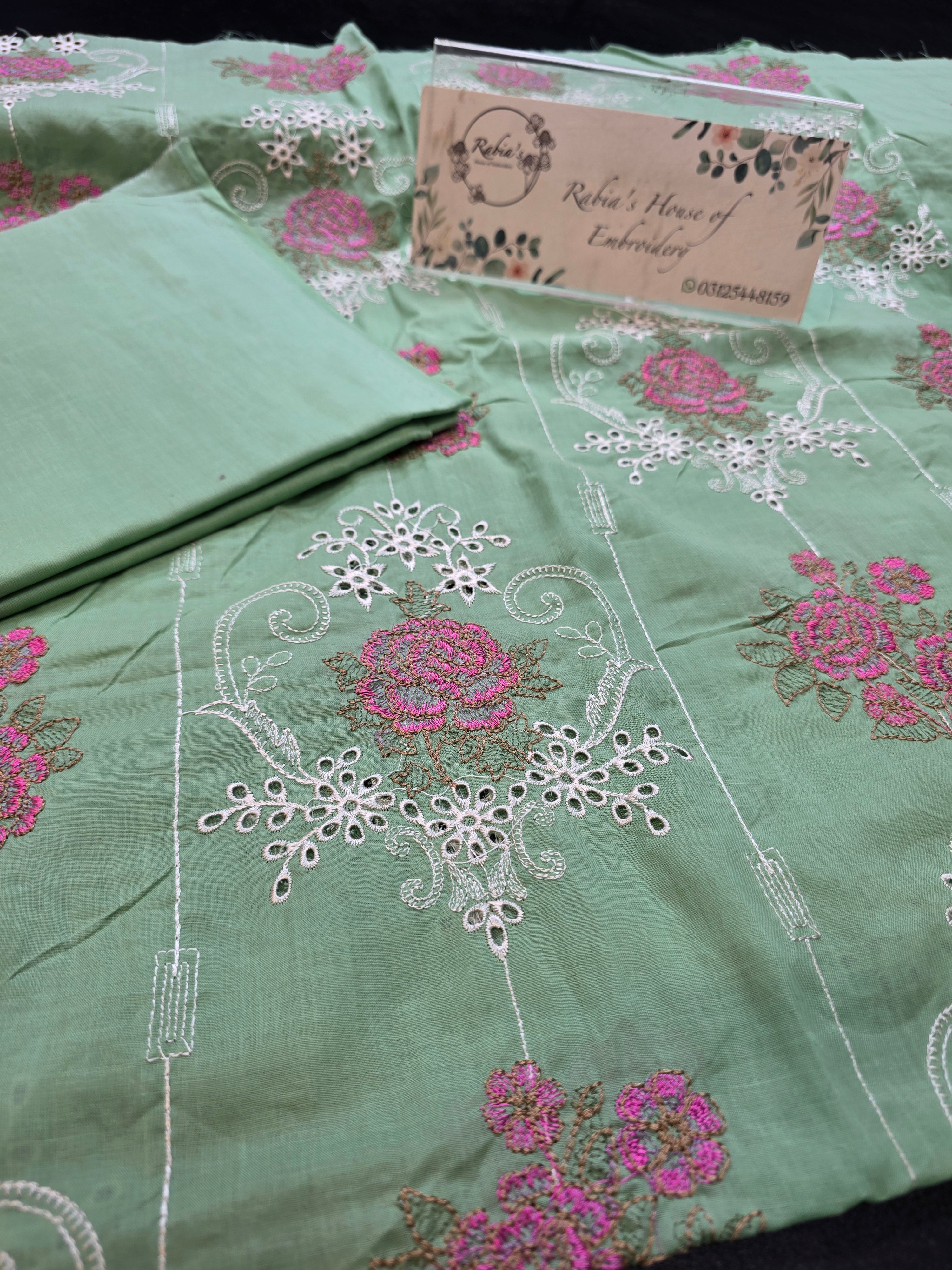 Bareeze embroidered lawn 2pc