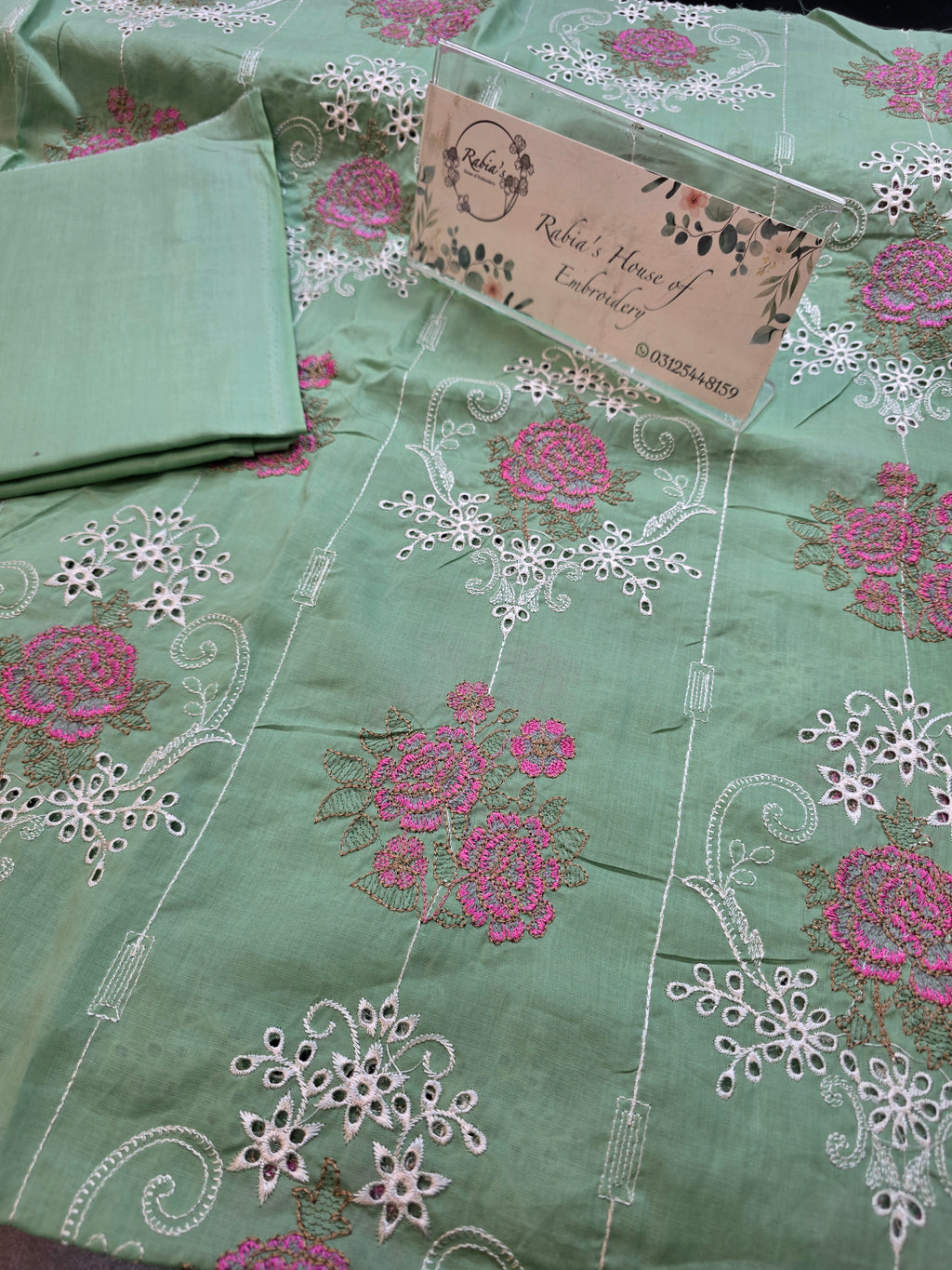 Bareeze embroidered lawn 2pc