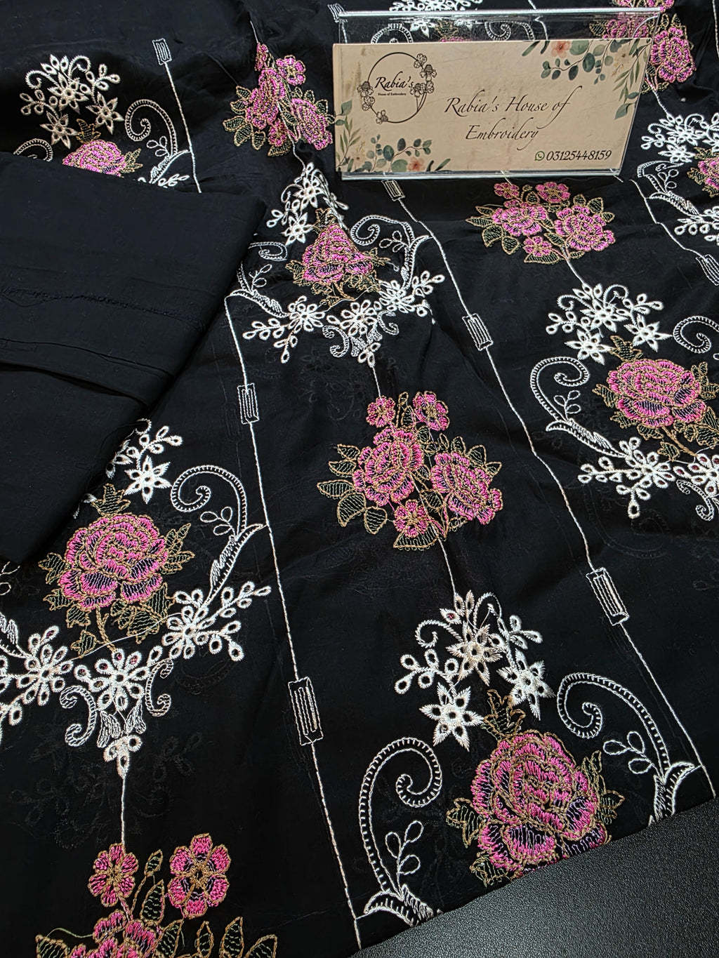 Bareeze embroidered lawn 2pc
