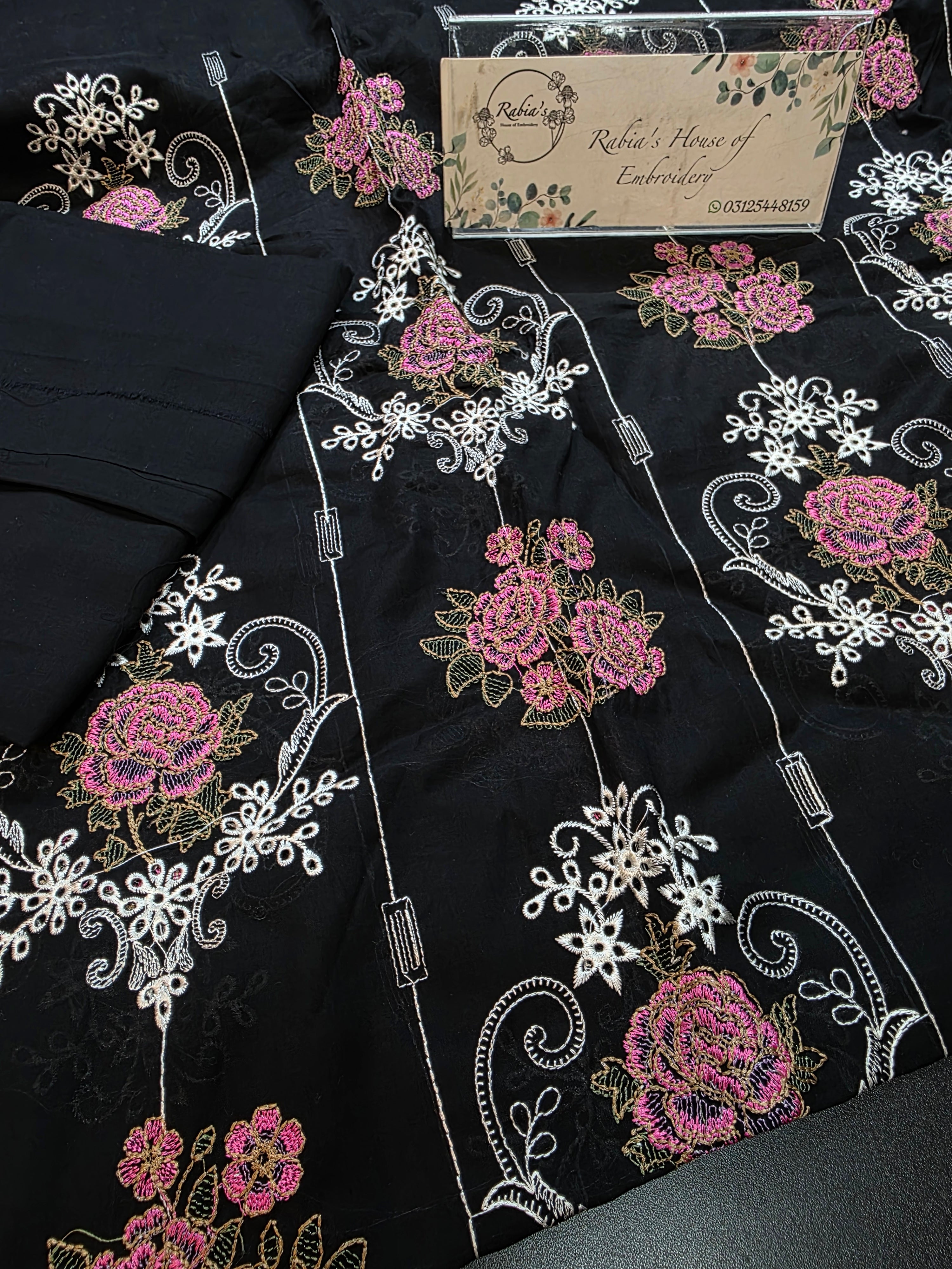 Bareeze embroidered lawn 2pc
