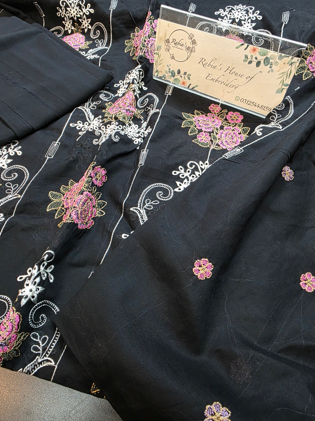 Bareeze embroidered lawn 2pc
