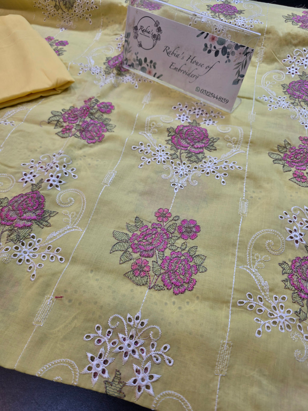 Bareeze embroidered lawn 2pc