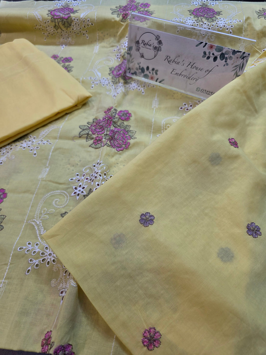 Bareeze embroidered lawn 2pc