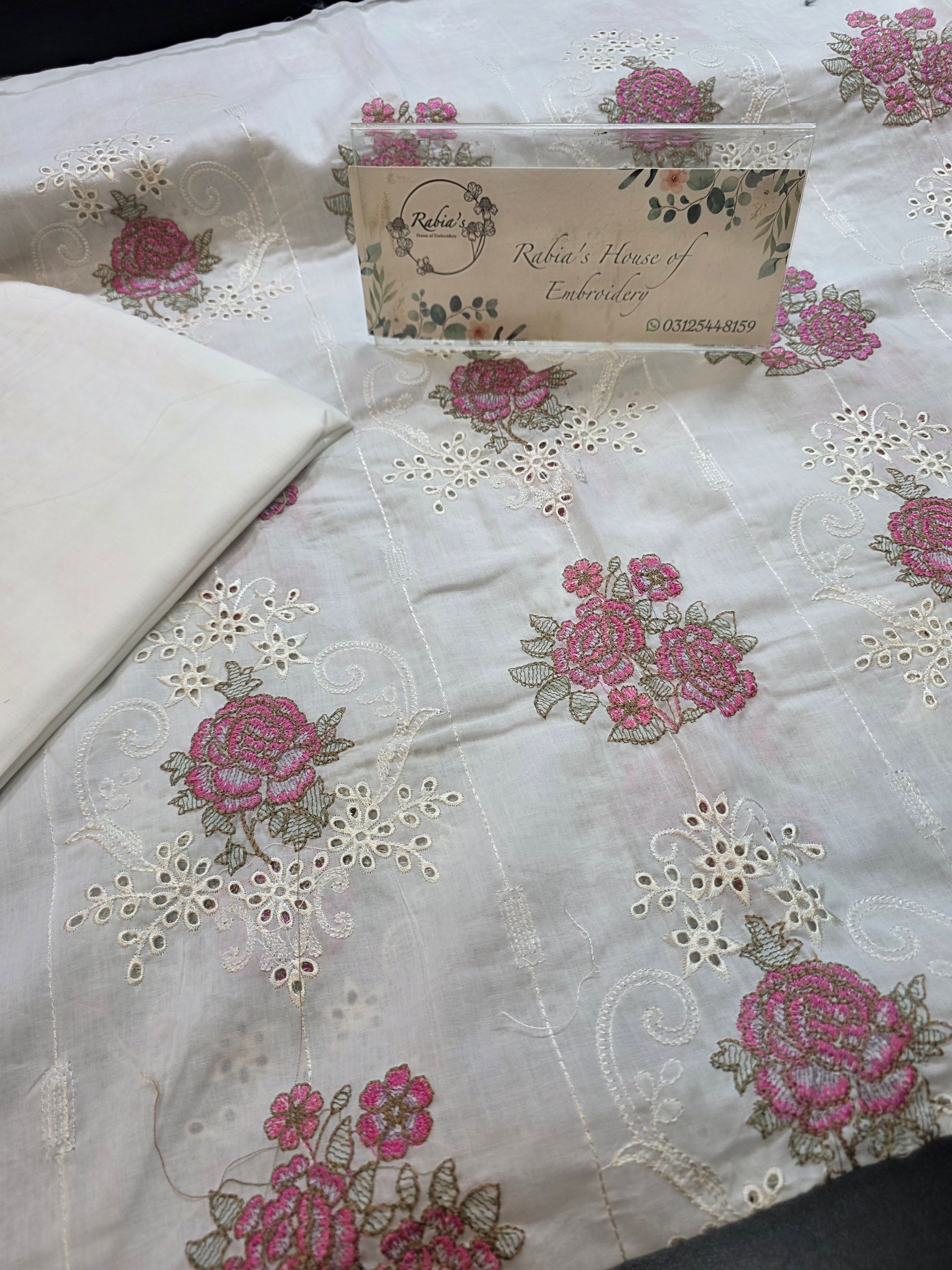 Bareeze embroidered lawn 2pc