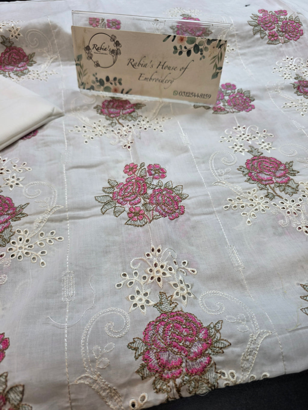 Bareeze embroidered lawn 2pc