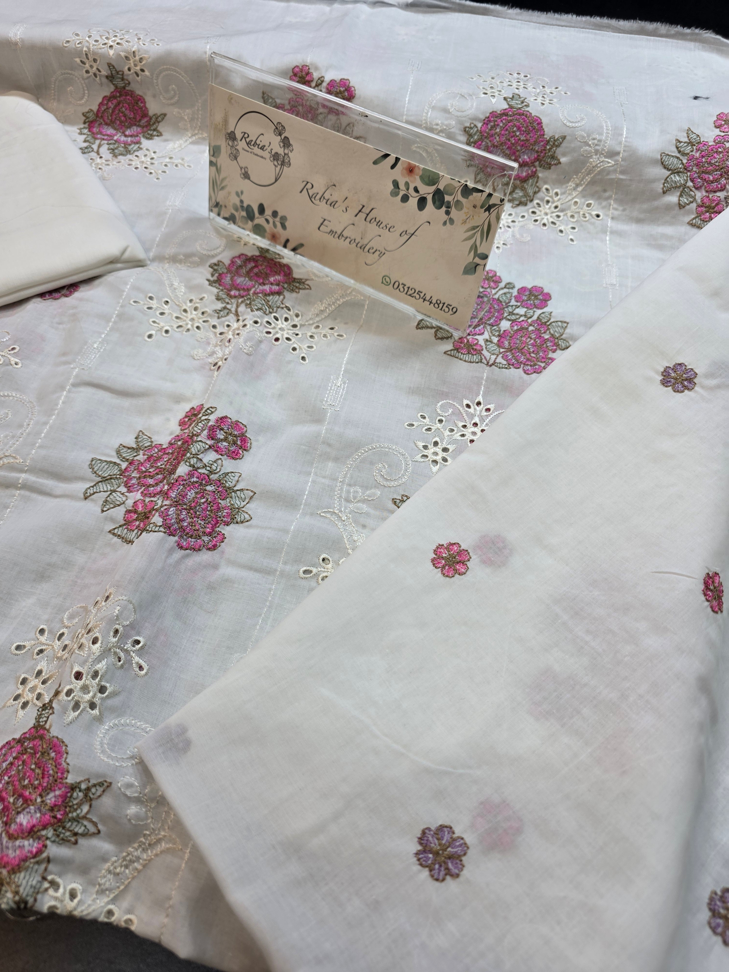 Bareeze embroidered lawn 2pc