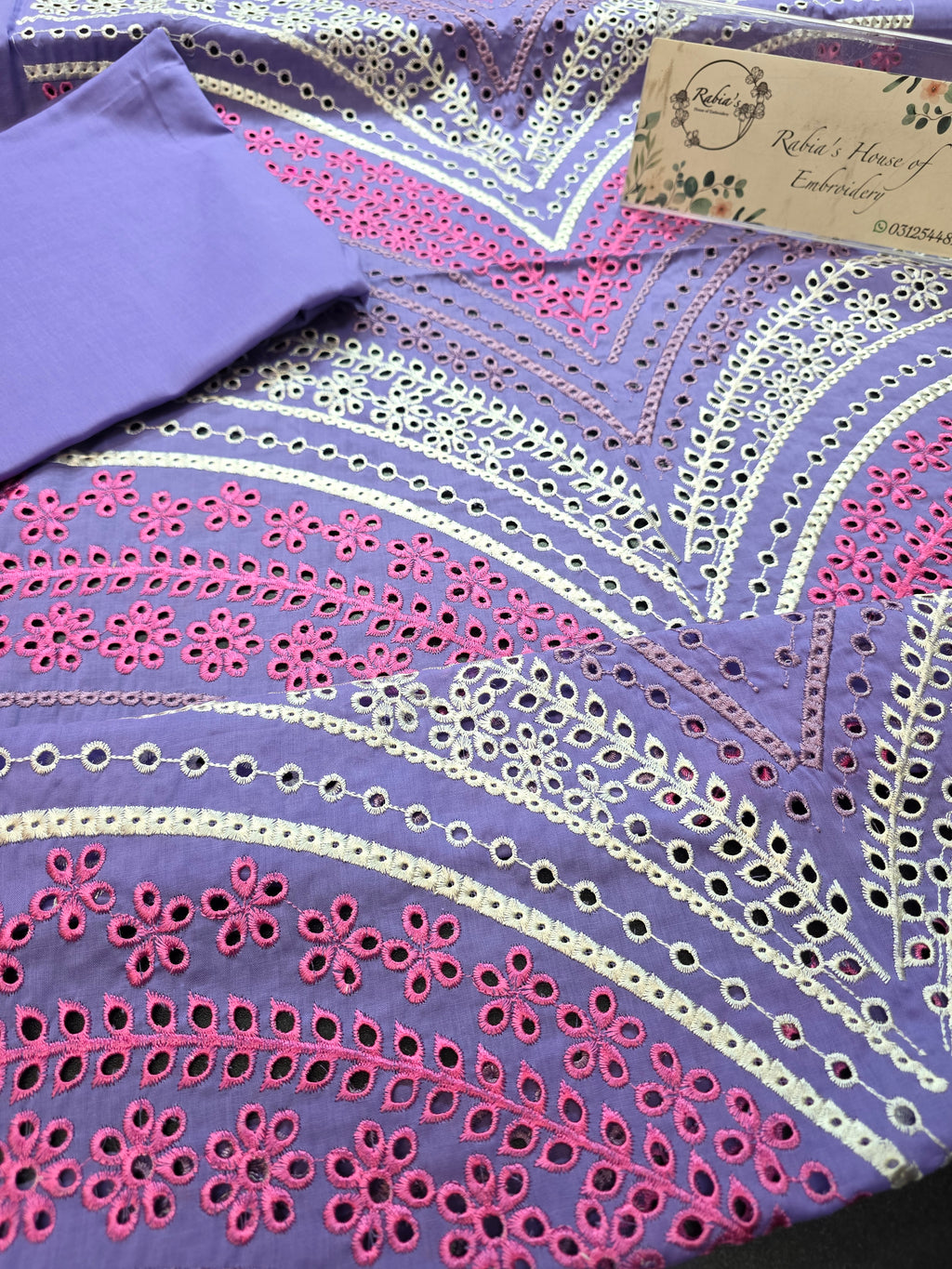 Bareeze embroidered lawn 2pc