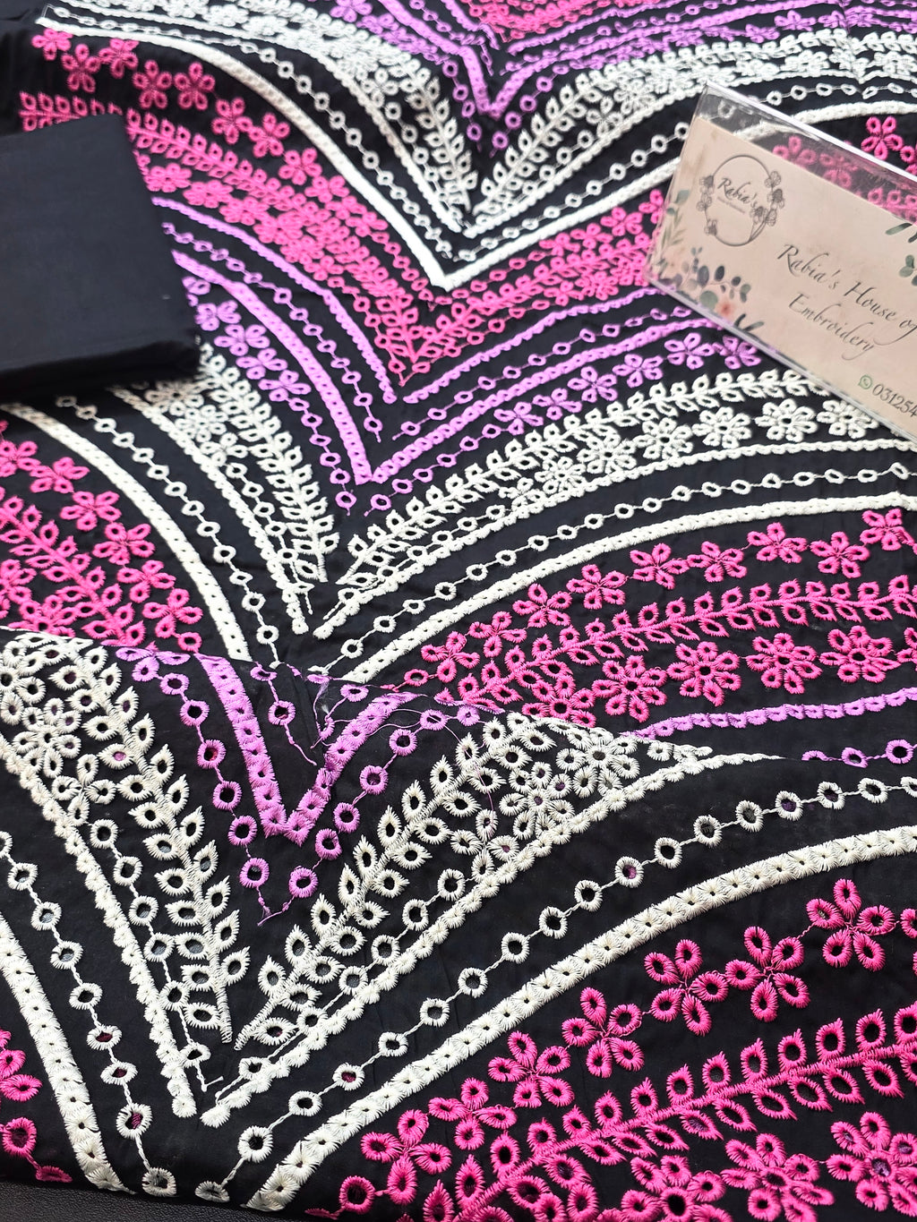 Bareeze embroidered lawn 2pc