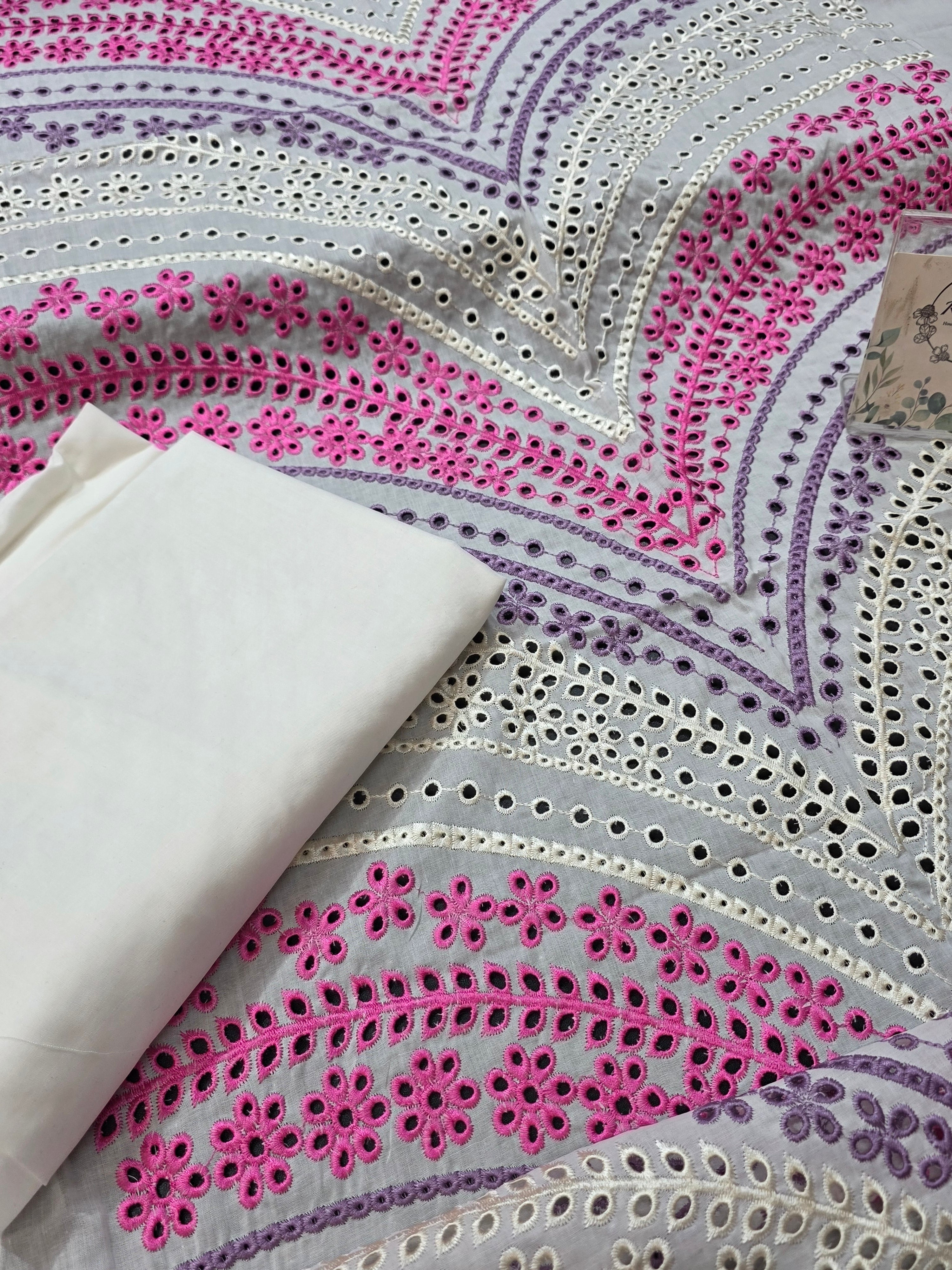 Bareeze embroidered lawn 2pc
