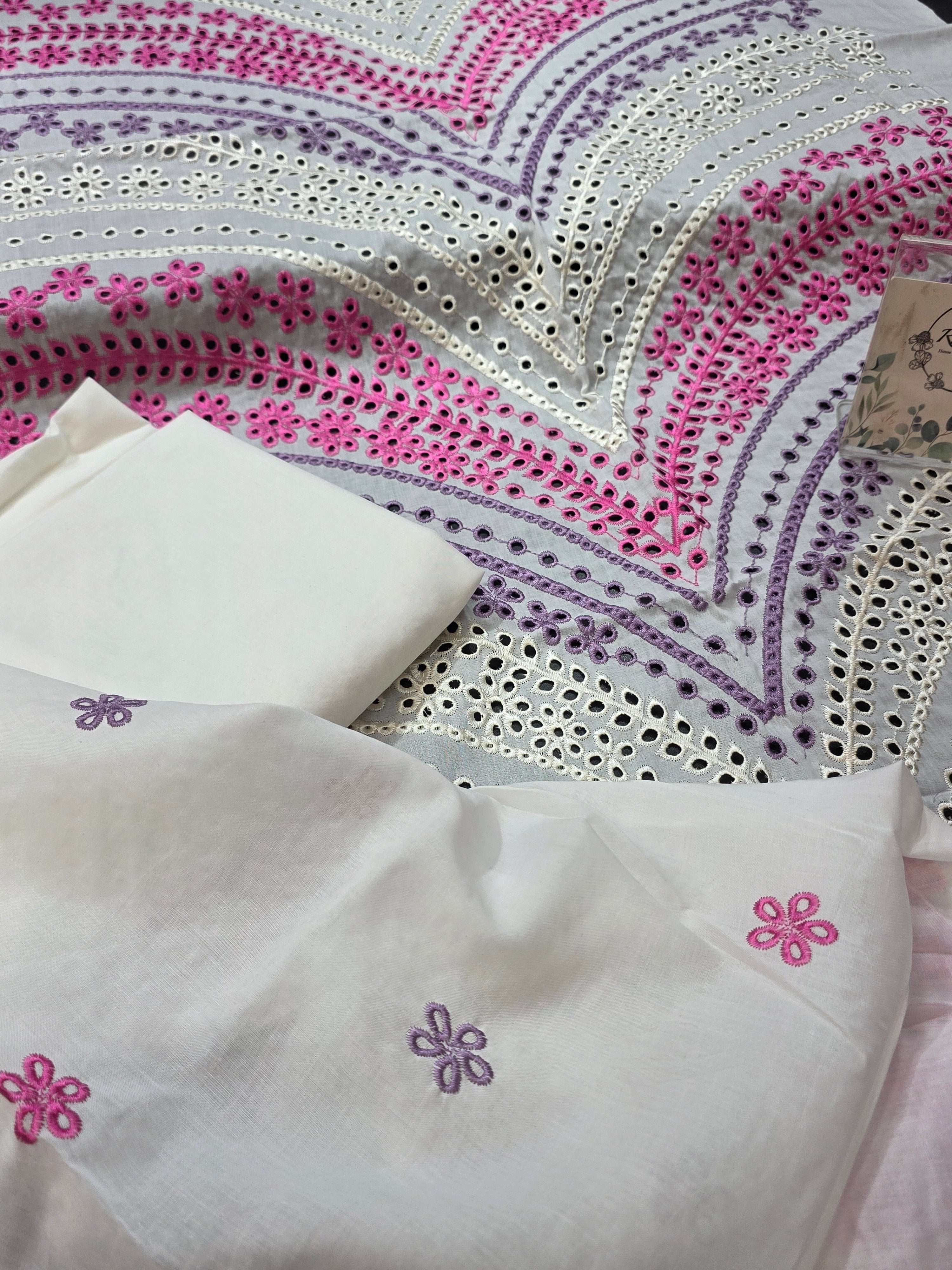 Bareeze embroidered lawn 2pc