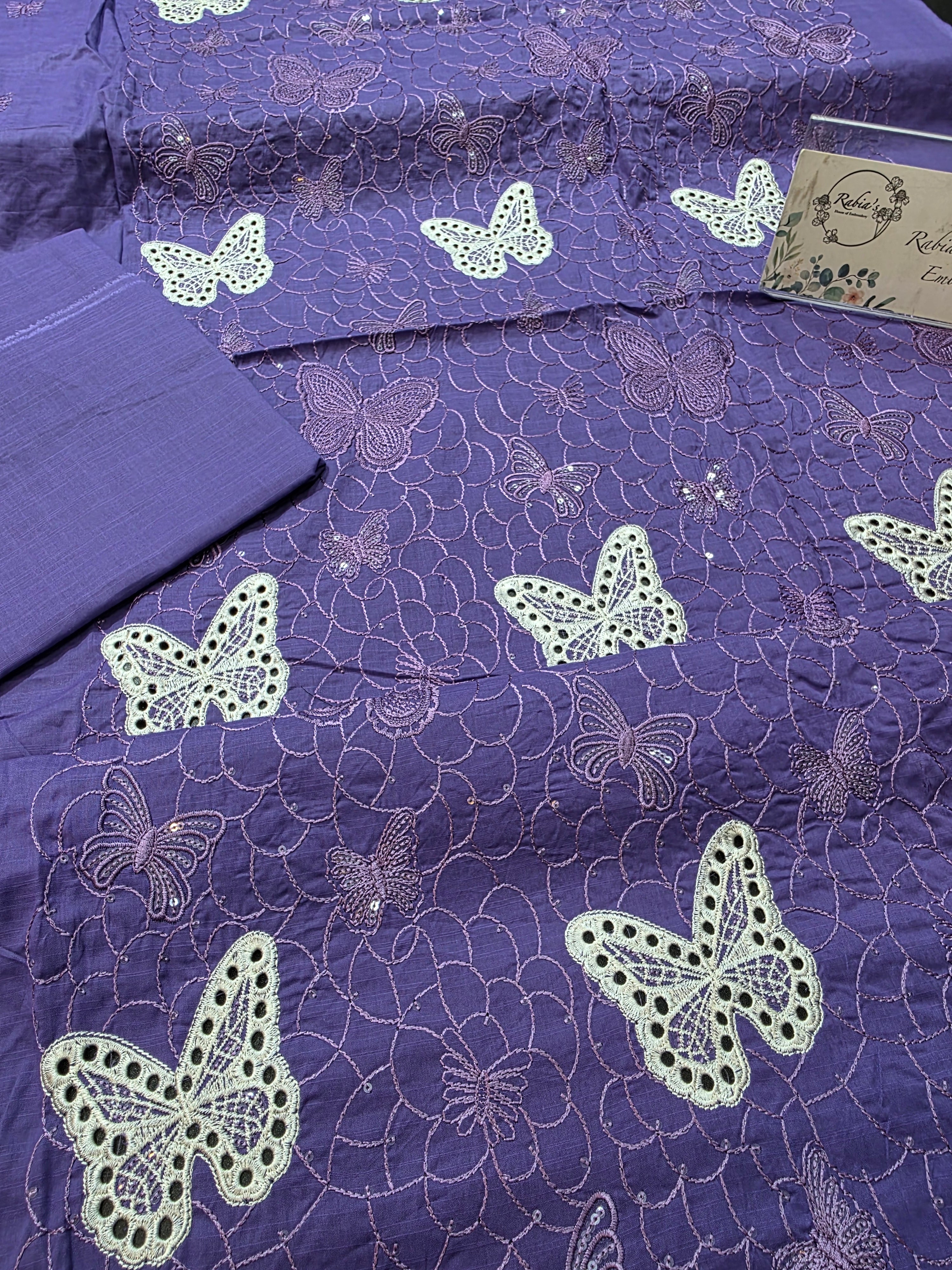 Bareeze embroidered lawn 2pc