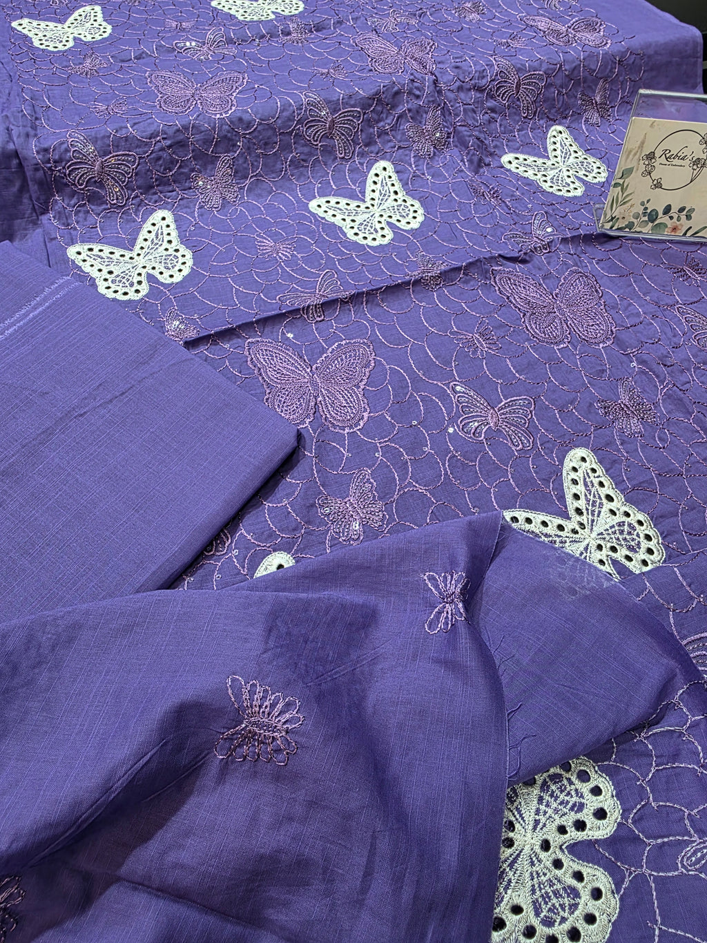 Bareeze embroidered lawn 2pc