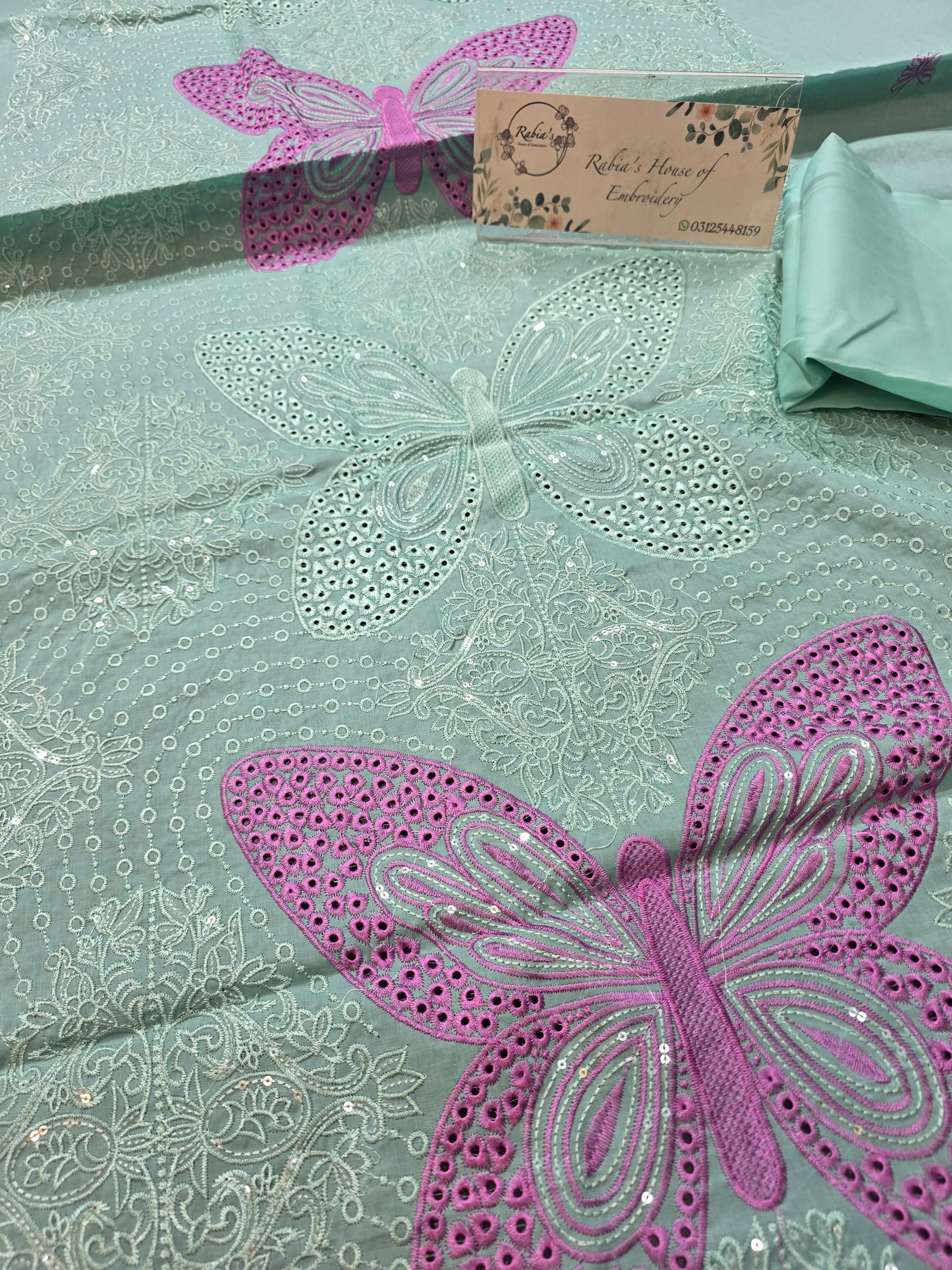 Bareeze embroidered lawn 2pc