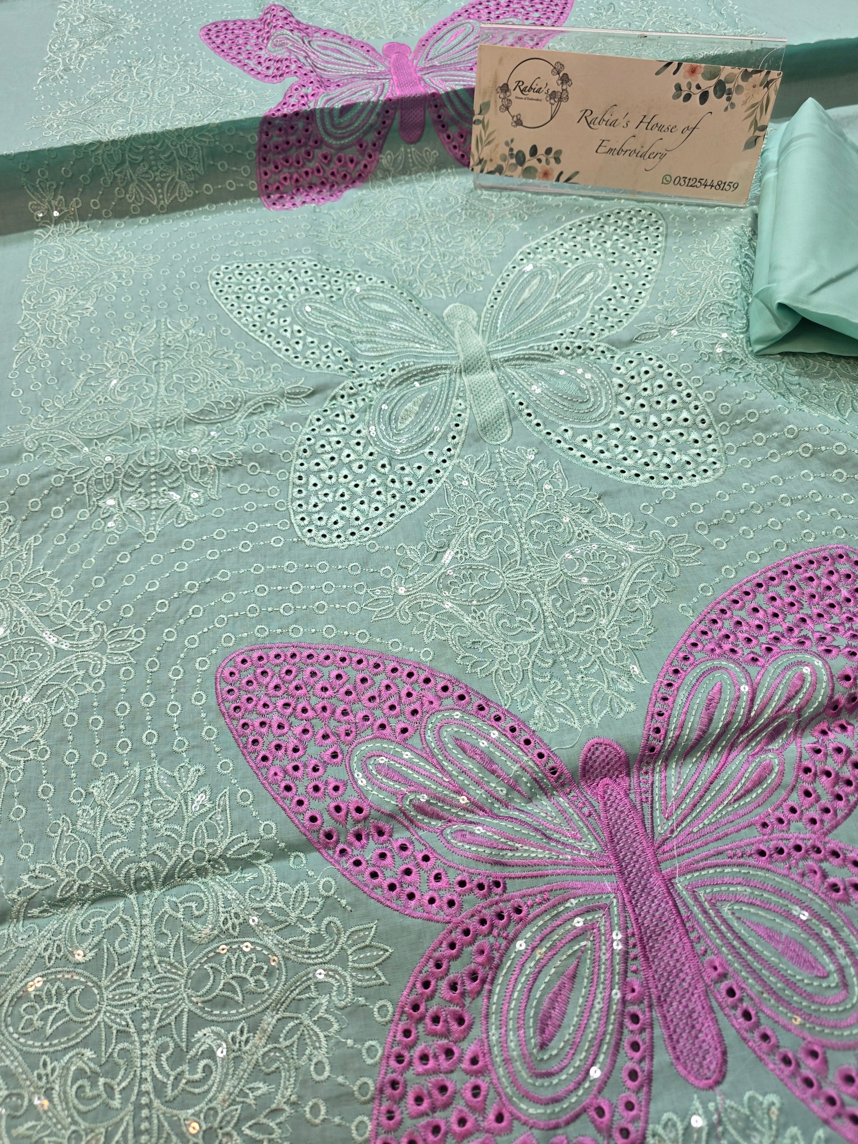 Bareeze embroidered lawn 2pc