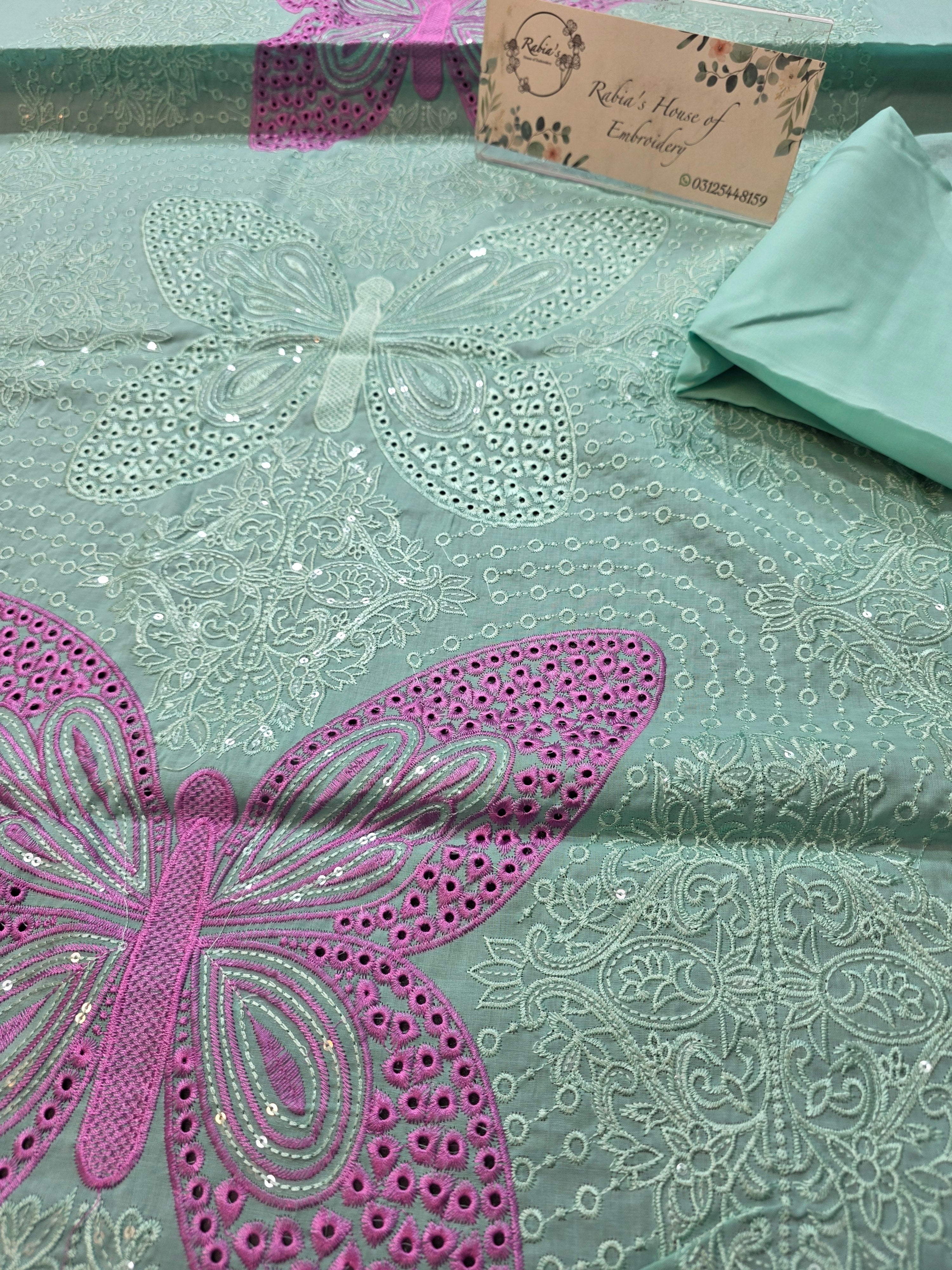 Bareeze embroidered lawn 2pc