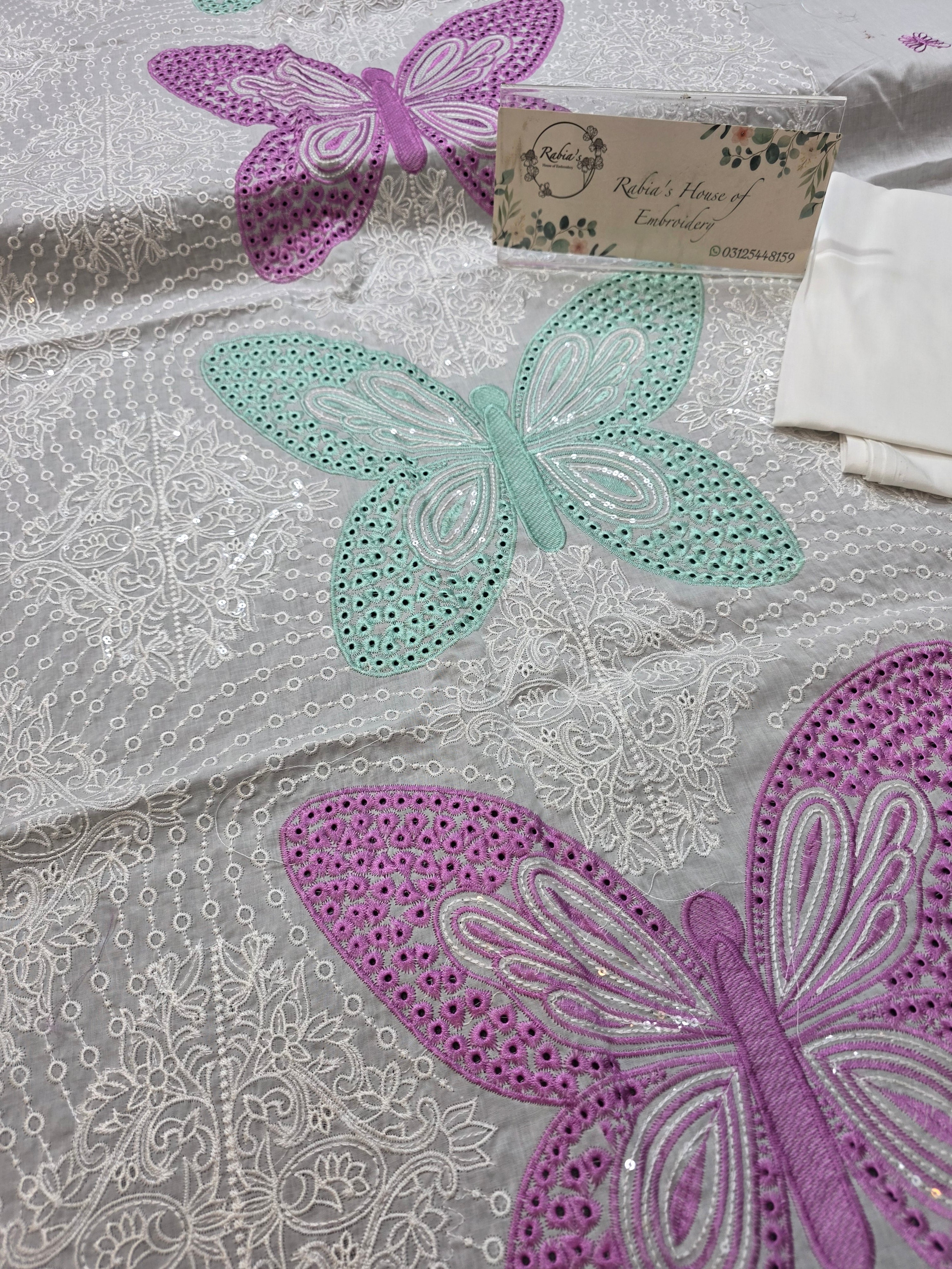 Bareeze embroidered lawn 2pc