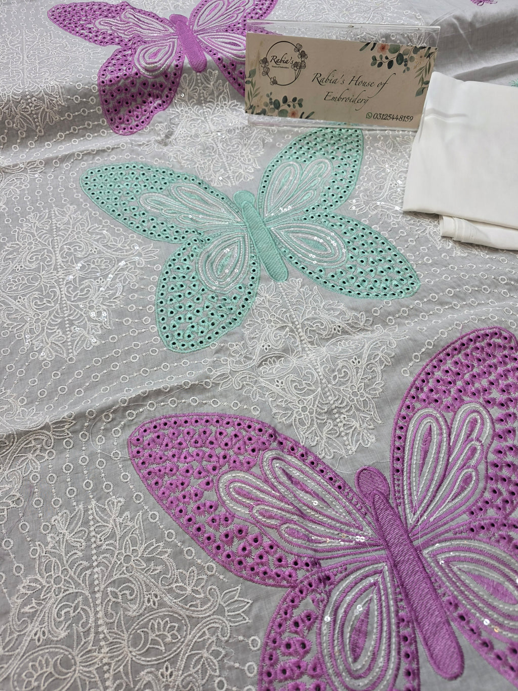 Bareeze embroidered lawn 2pc