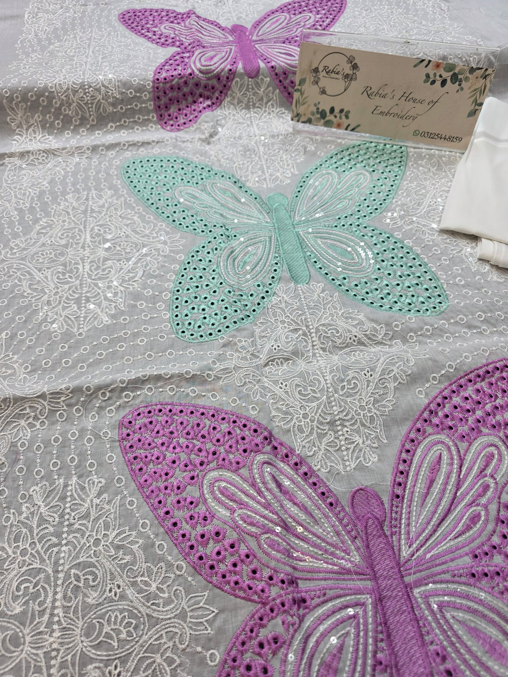 Bareeze embroidered lawn 2pc