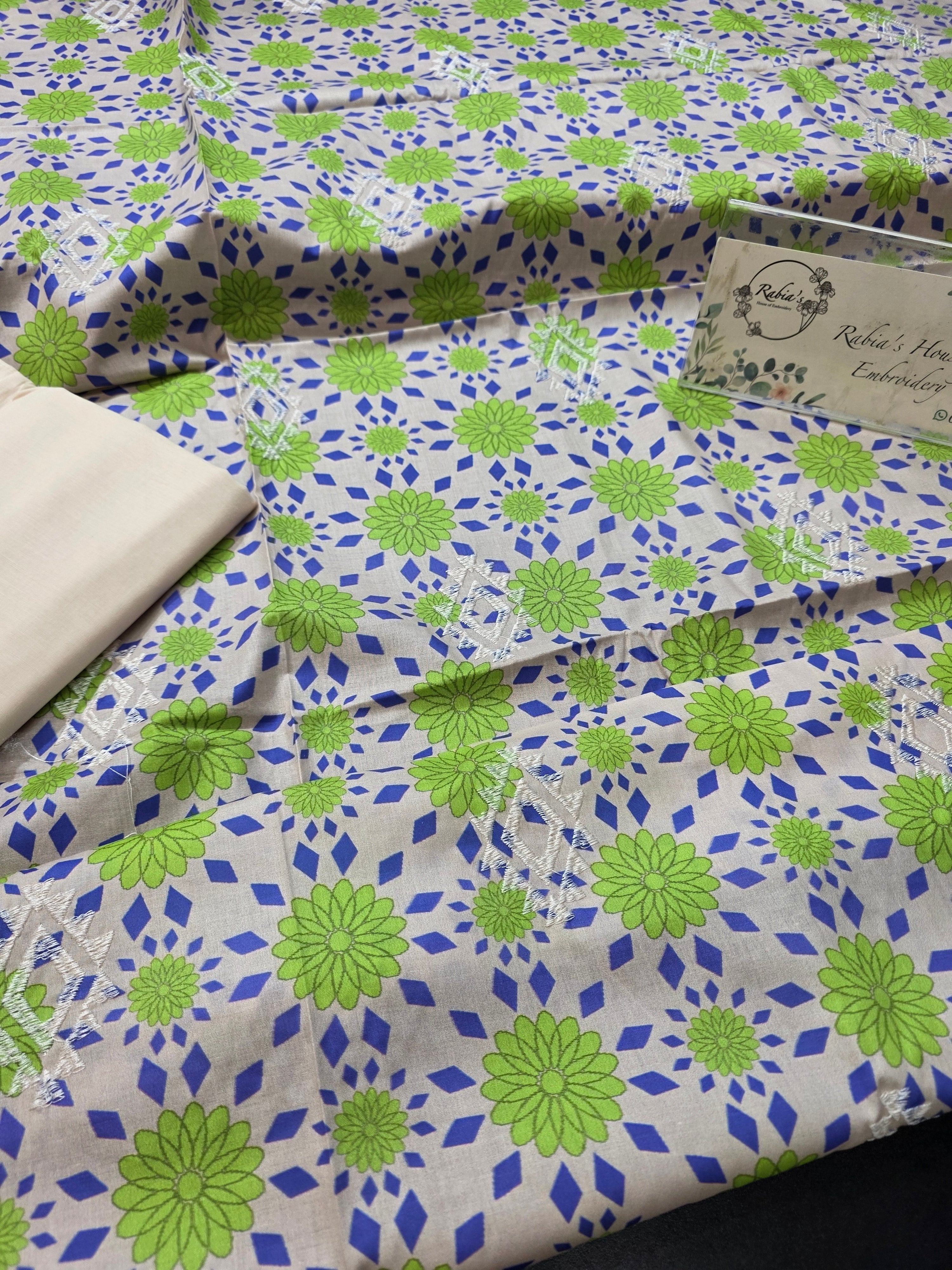 Bareeze lawn 3pc printed plus embroidery
