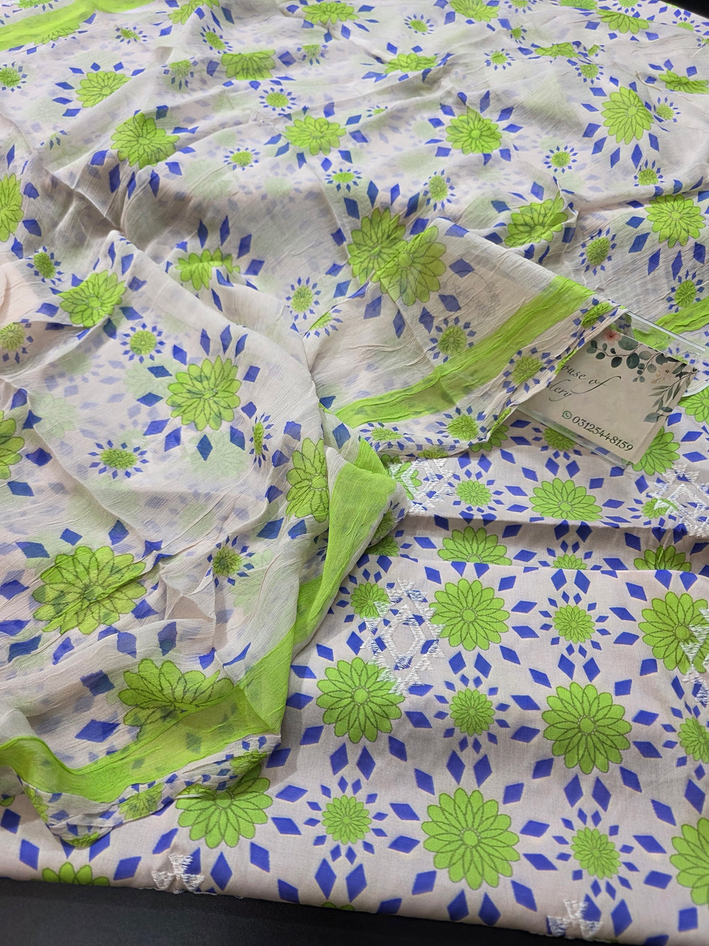 Bareeze lawn 3pc printed plus embroidery