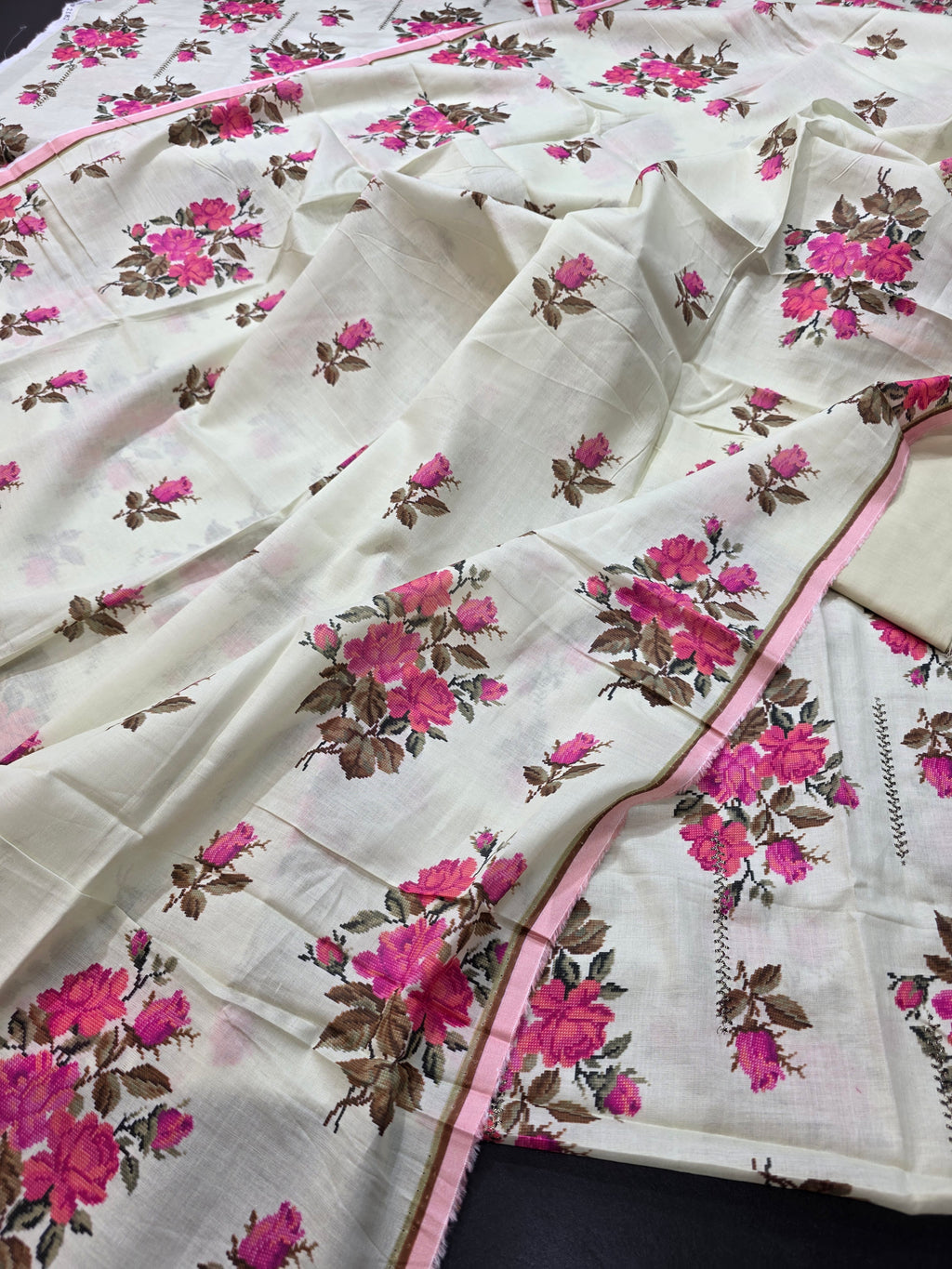Bareeze lawn 3pc printed plus embroidered